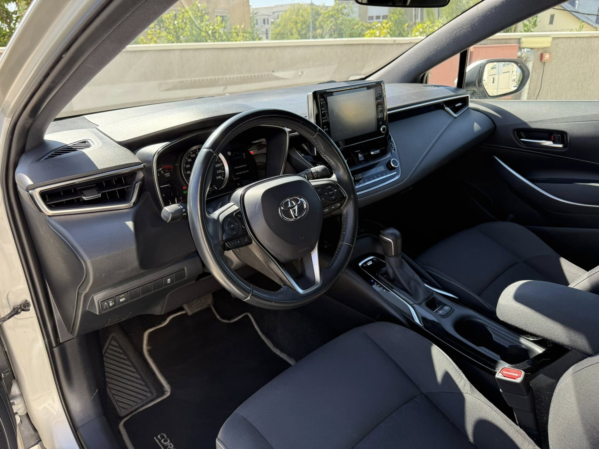 Toyota Corolla 1.8 Hybrid 122 cai - Image 4