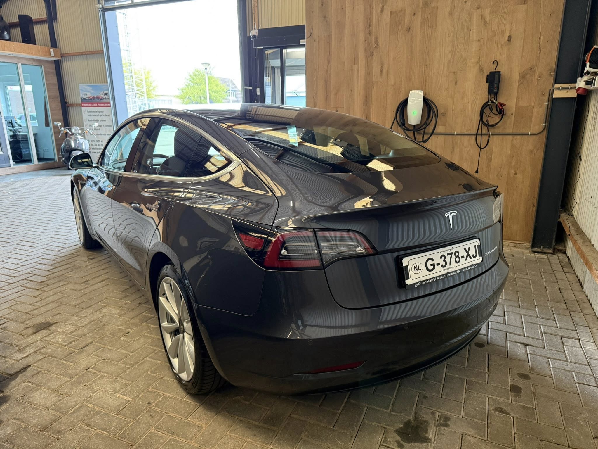 Tesla Model 3 DualMotor LongRange AWD - Image 2