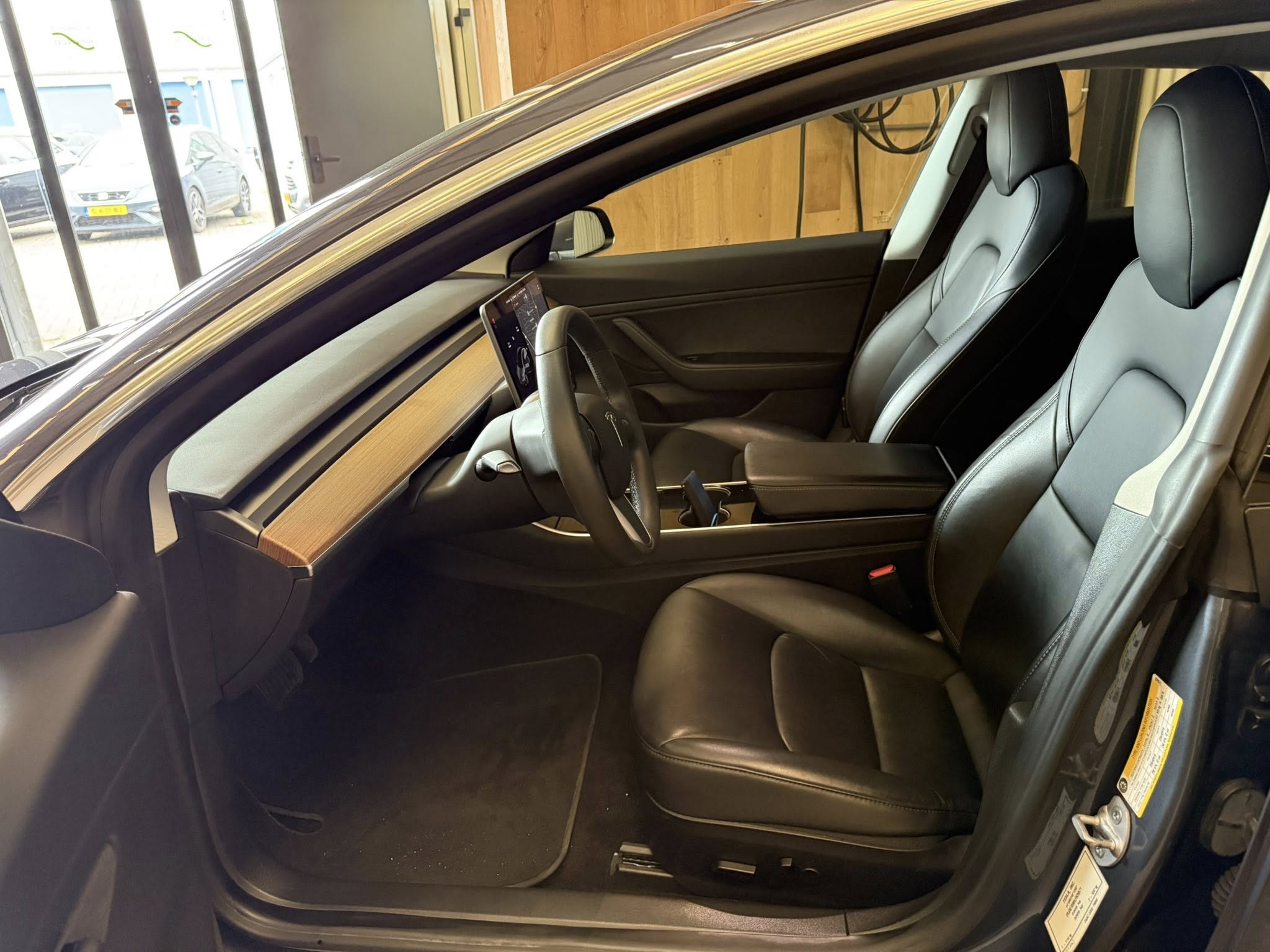 Tesla Model 3 DualMotor LongRange AWD - Image 3