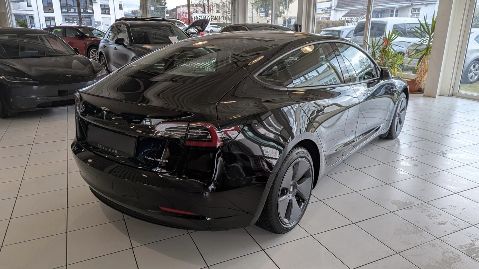 Tesla Model 3 DualMotor LongRange AWD * Enhanced Autopilot - Image 3