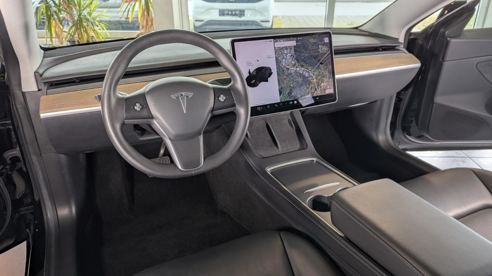 Tesla Model 3 DualMotor LongRange AWD * Enhanced Autopilot - Image 6