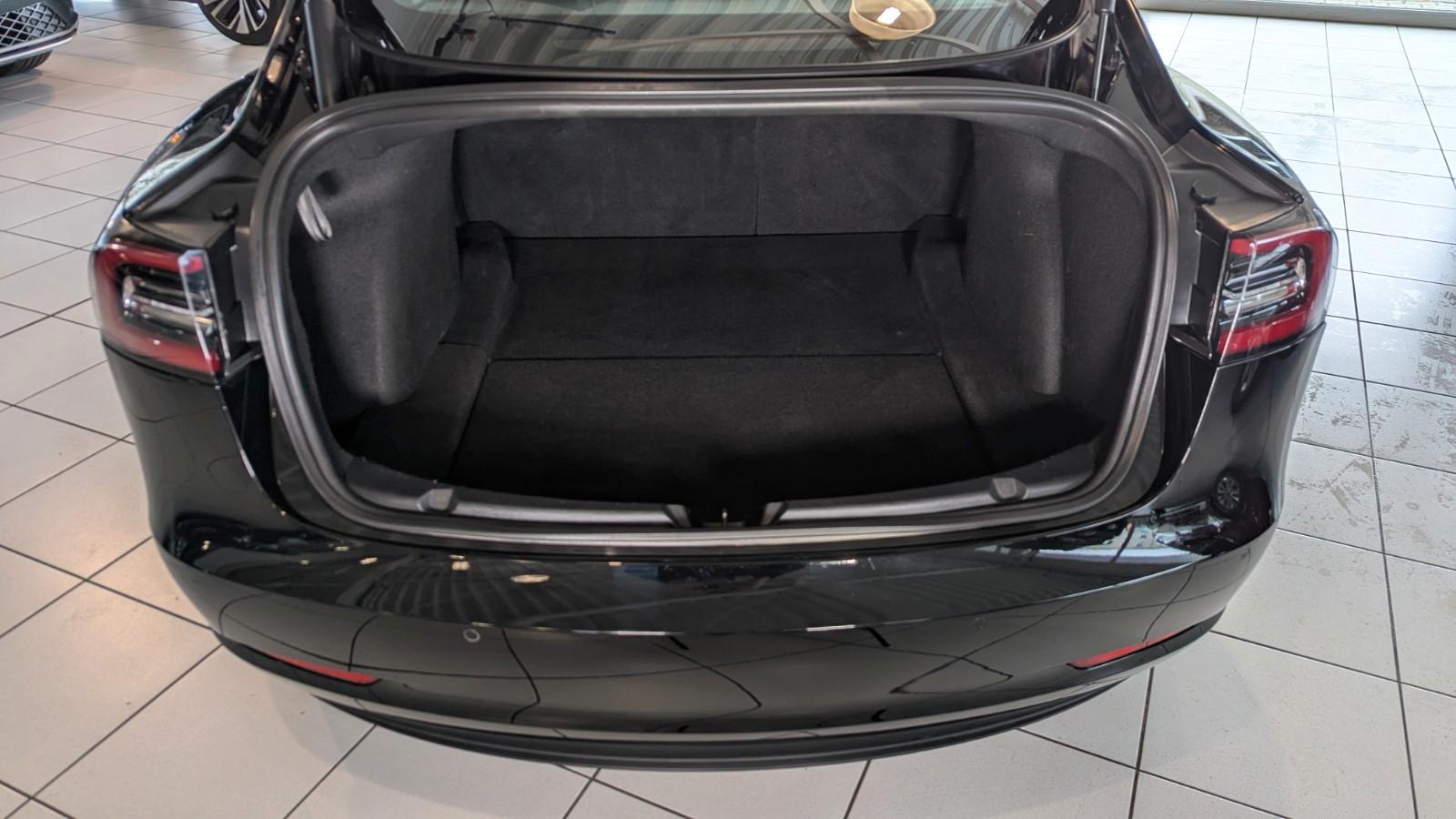 Tesla Model 3 DualMotor LongRange AWD * Enhanced Autopilot - Image 13