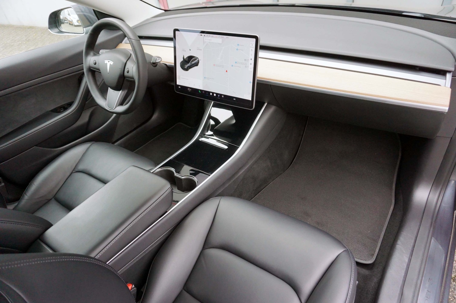 Tesla Model 3 StandardRange - Image 10