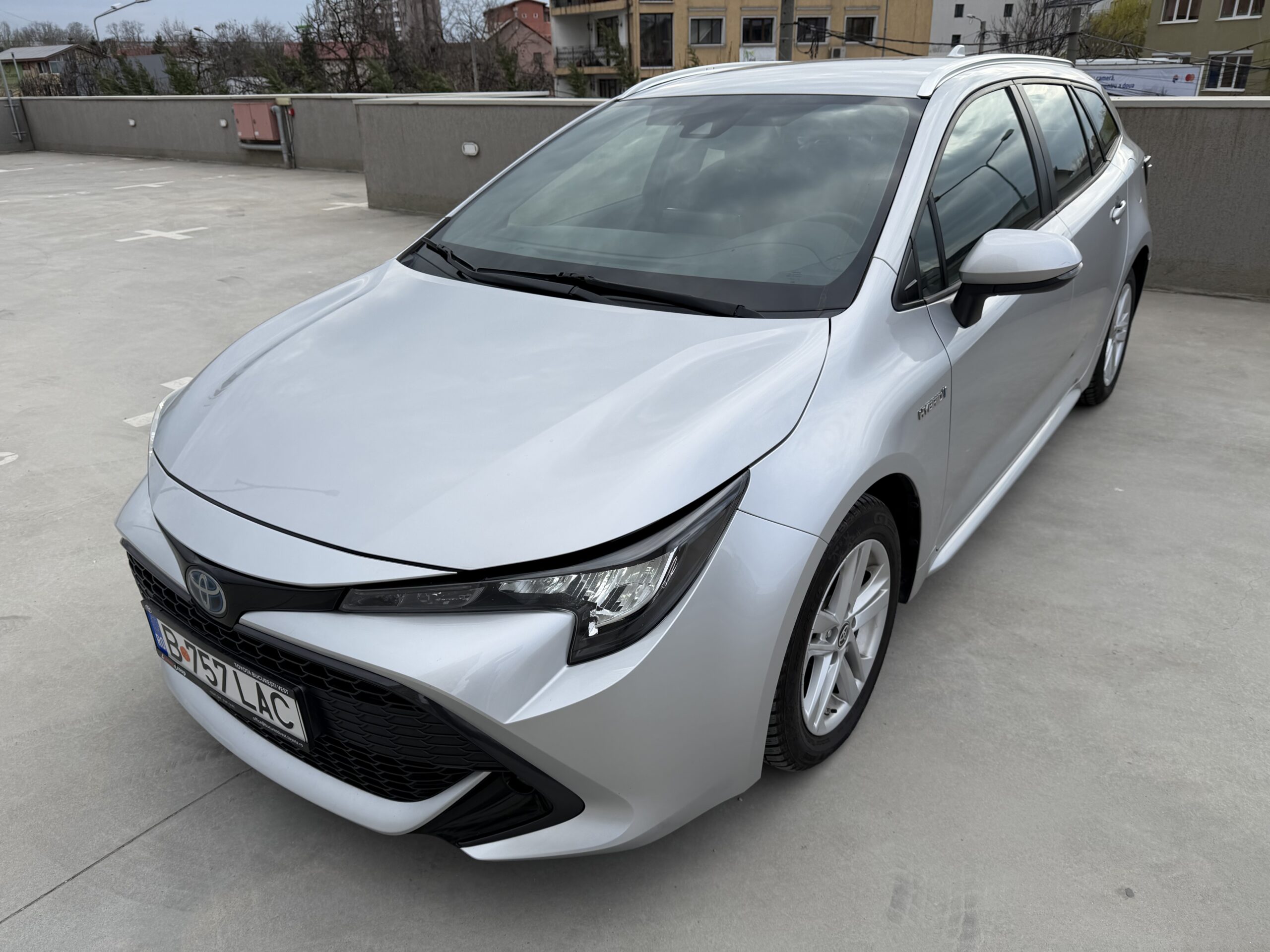Toyota Corolla Touring Sports Hybrid - Image 2