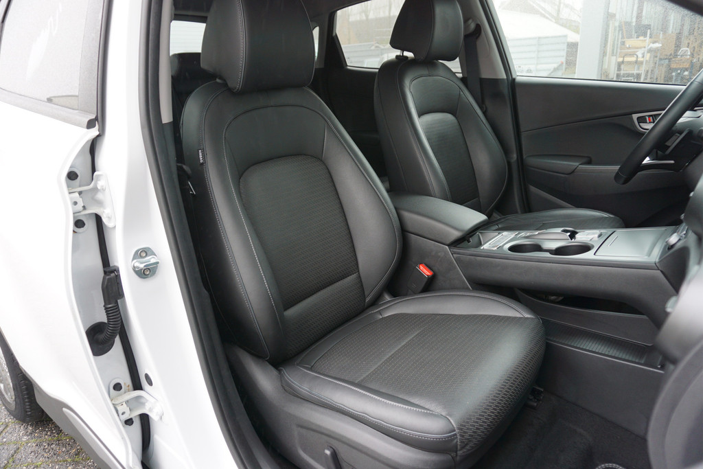 Hyundai KONA Premium - Image 11