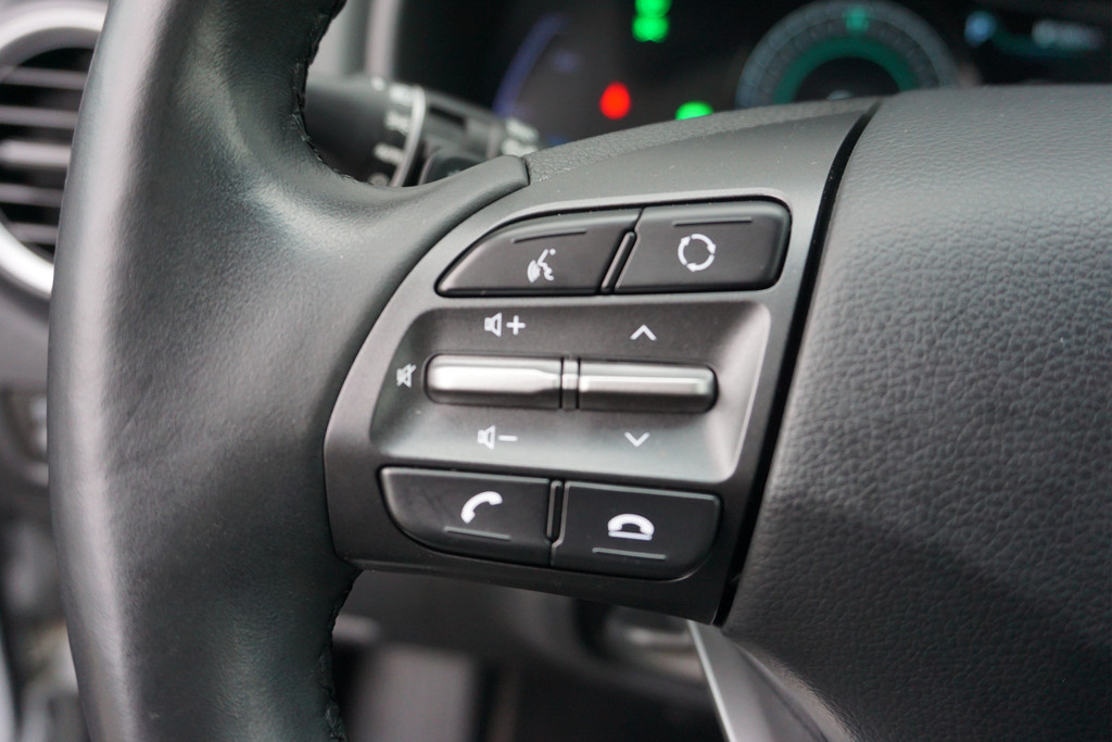 Hyundai KONA Premium - Image 30