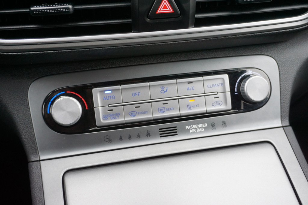 Hyundai KONA Premium - Image 28