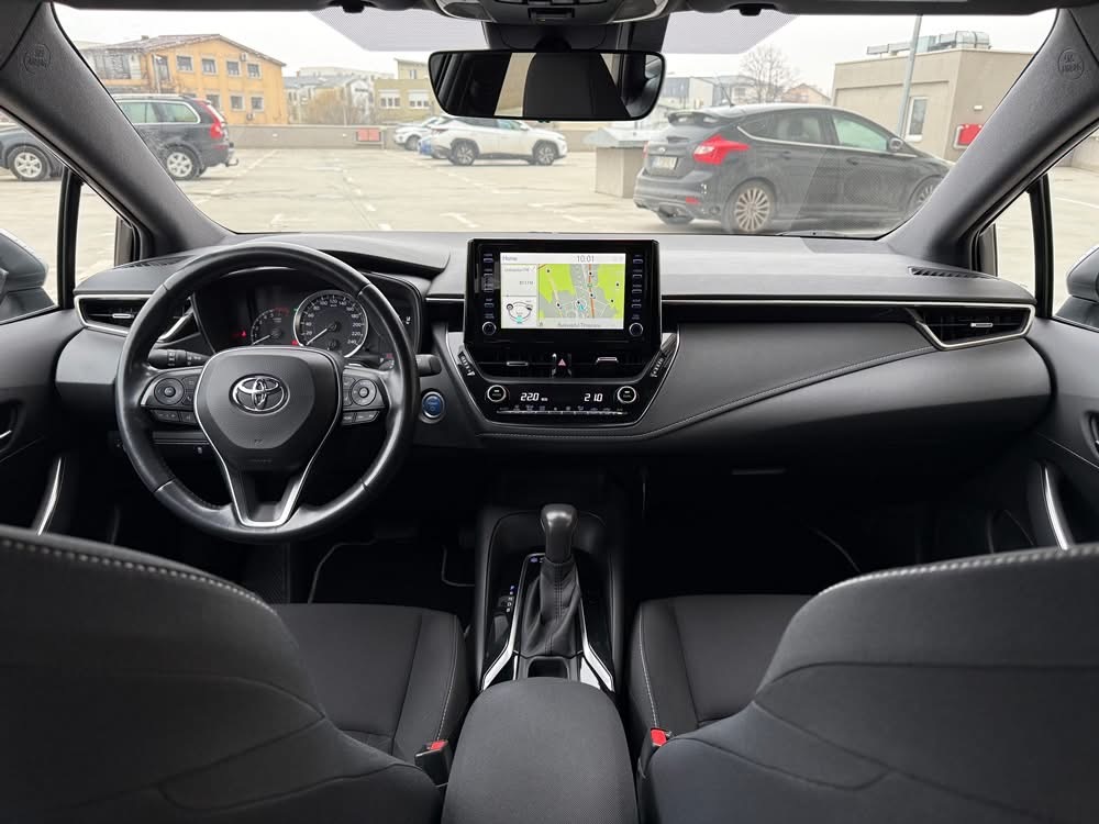 Toyota Corolla Touring Sports Hybrid - Image 9