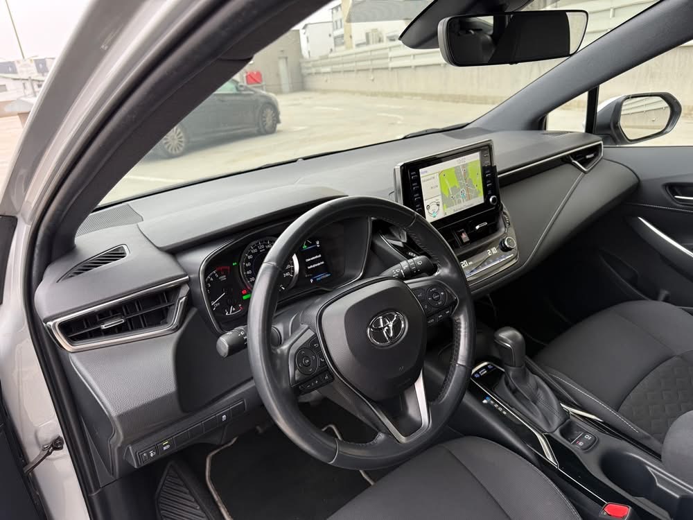 Toyota Corolla Touring Sports Hybrid - Image 16