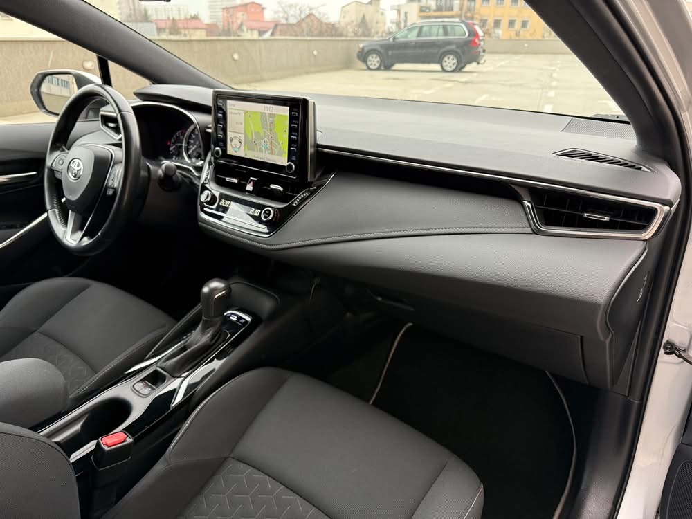 Toyota Corolla Touring Sports Hybrid - Image 12