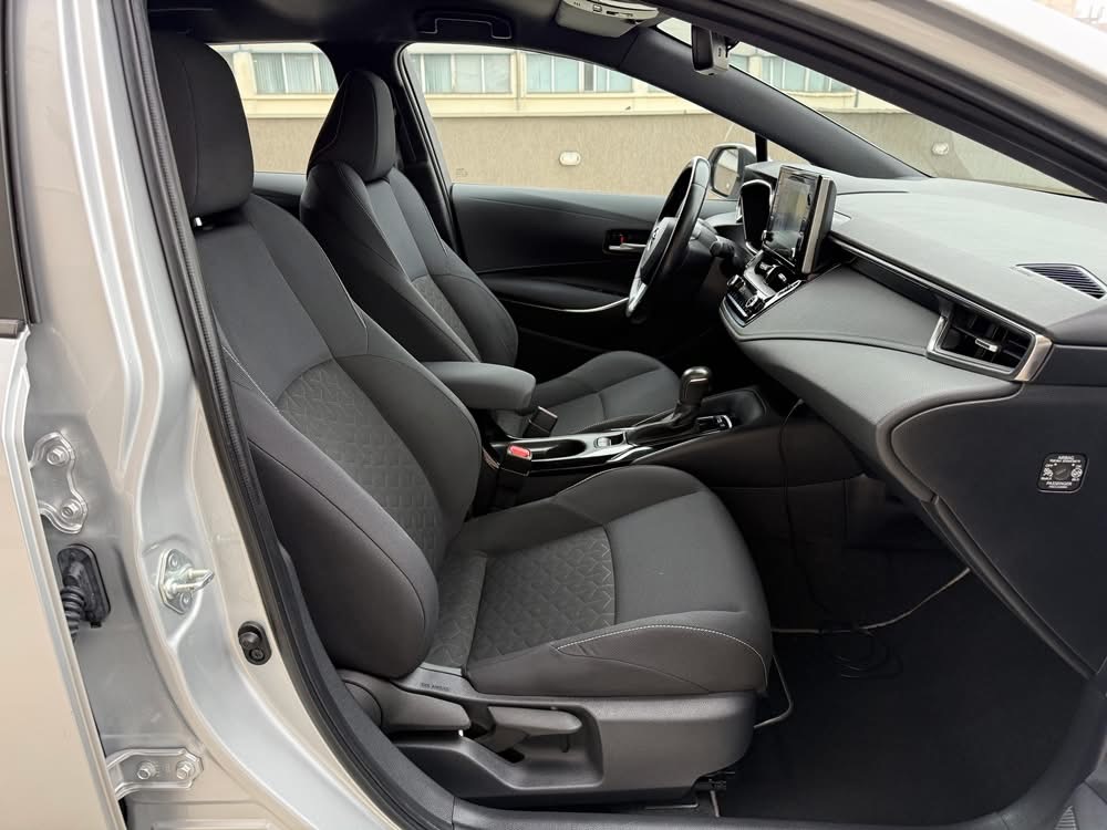 Toyota Corolla Touring Sports Hybrid - Image 15