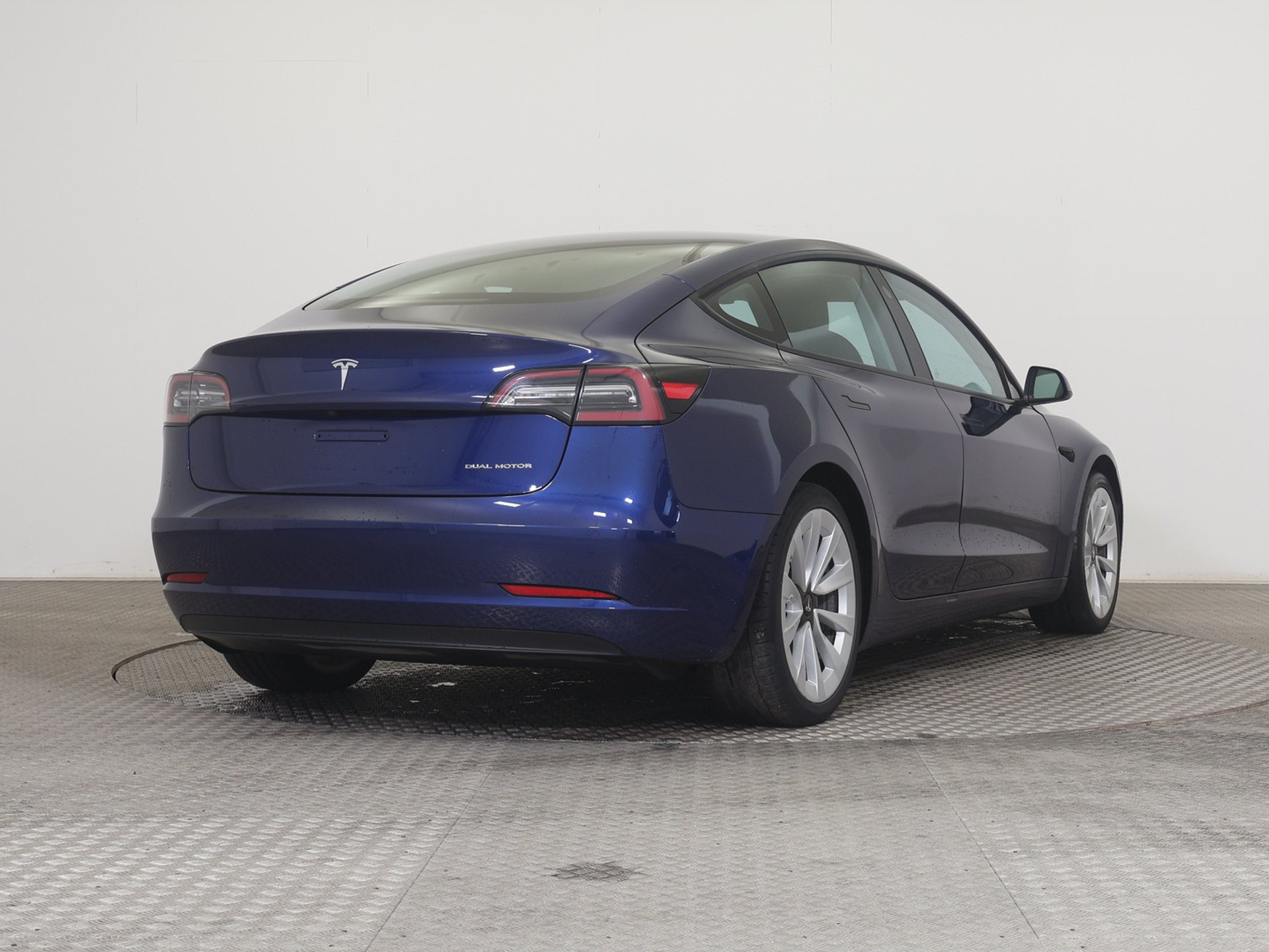 Tesla Model 3 Facelift DualMotor LongRange AWD - Image 3