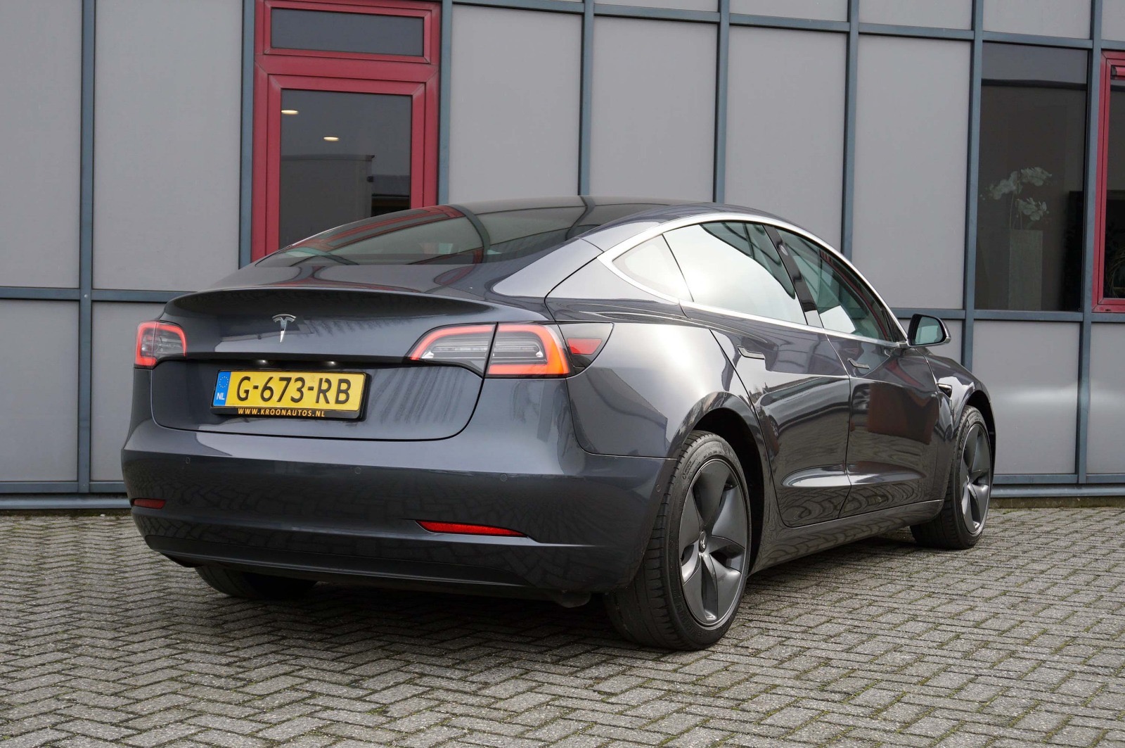 Tesla Model 3 StandardRange - Image 4