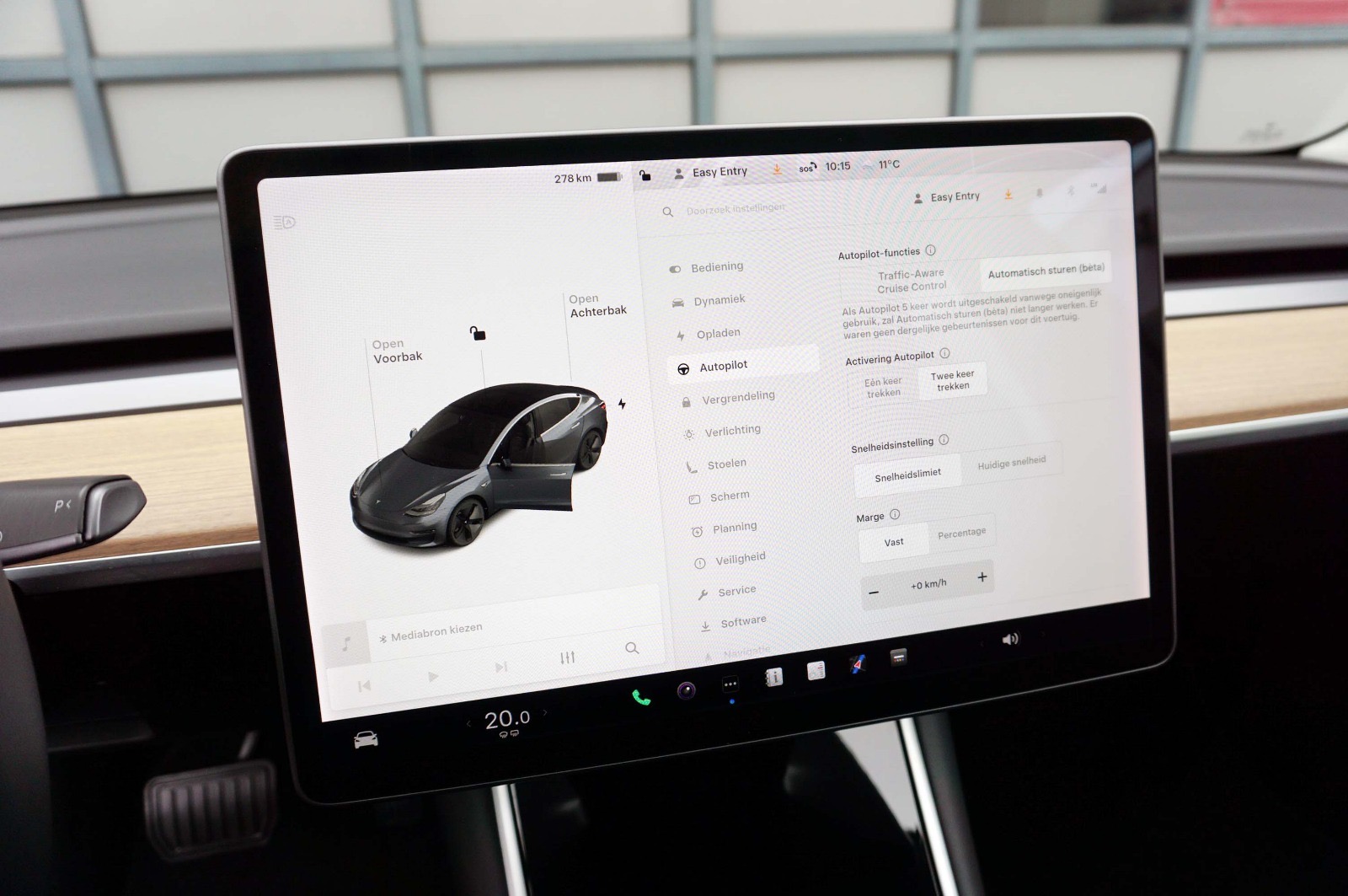 Tesla Model 3 StandardRange - Image 17