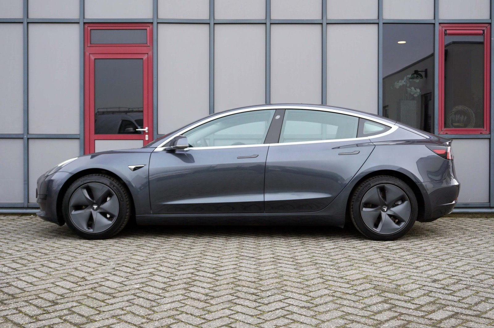 Tesla Model 3 StandardRange - Image 6