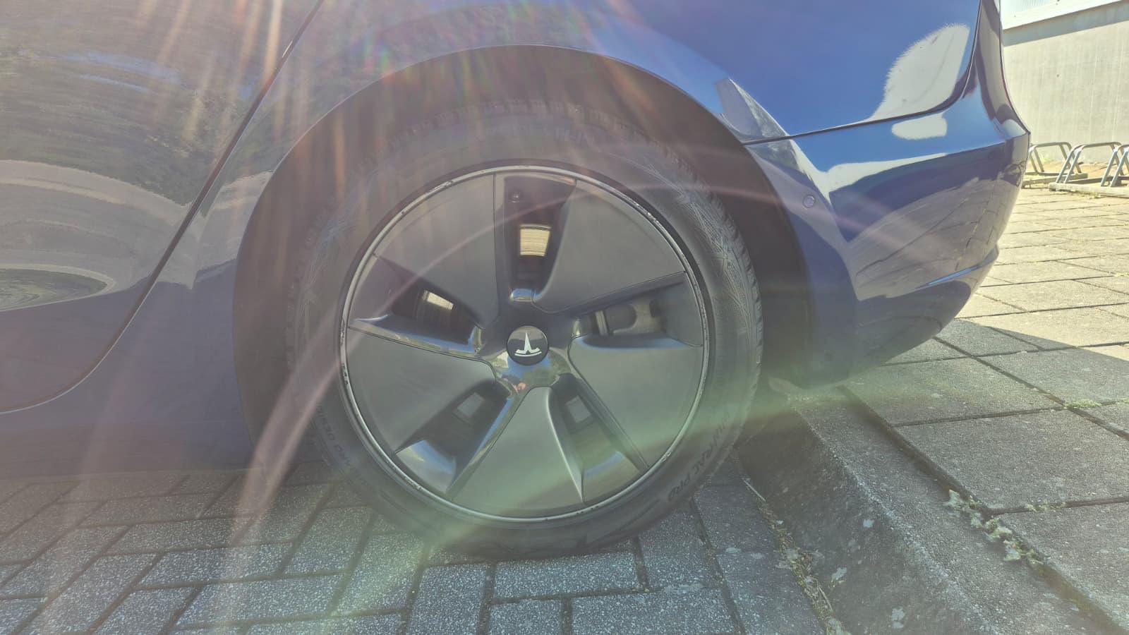 Tesla Model 3 DualMotor LongRange AWD - Image 14