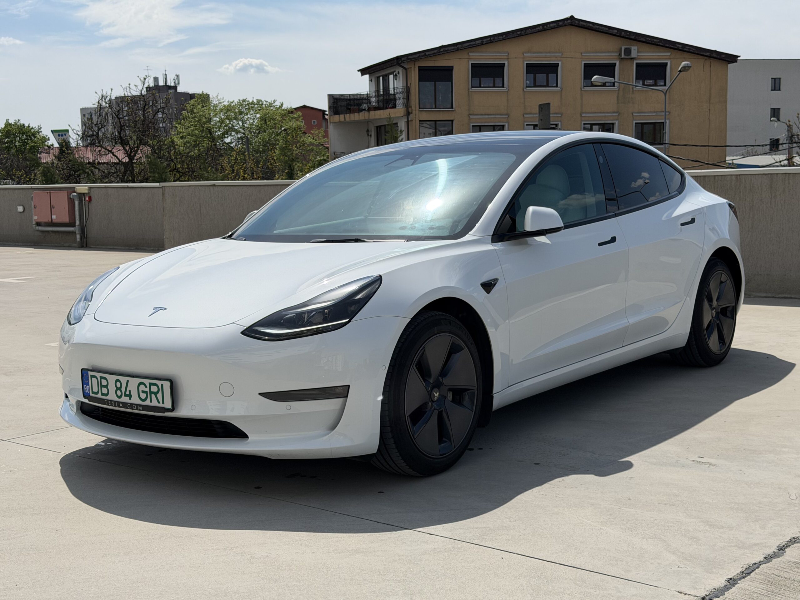 Tesla Model 3 DualMotor LongRange AWD - Image 2