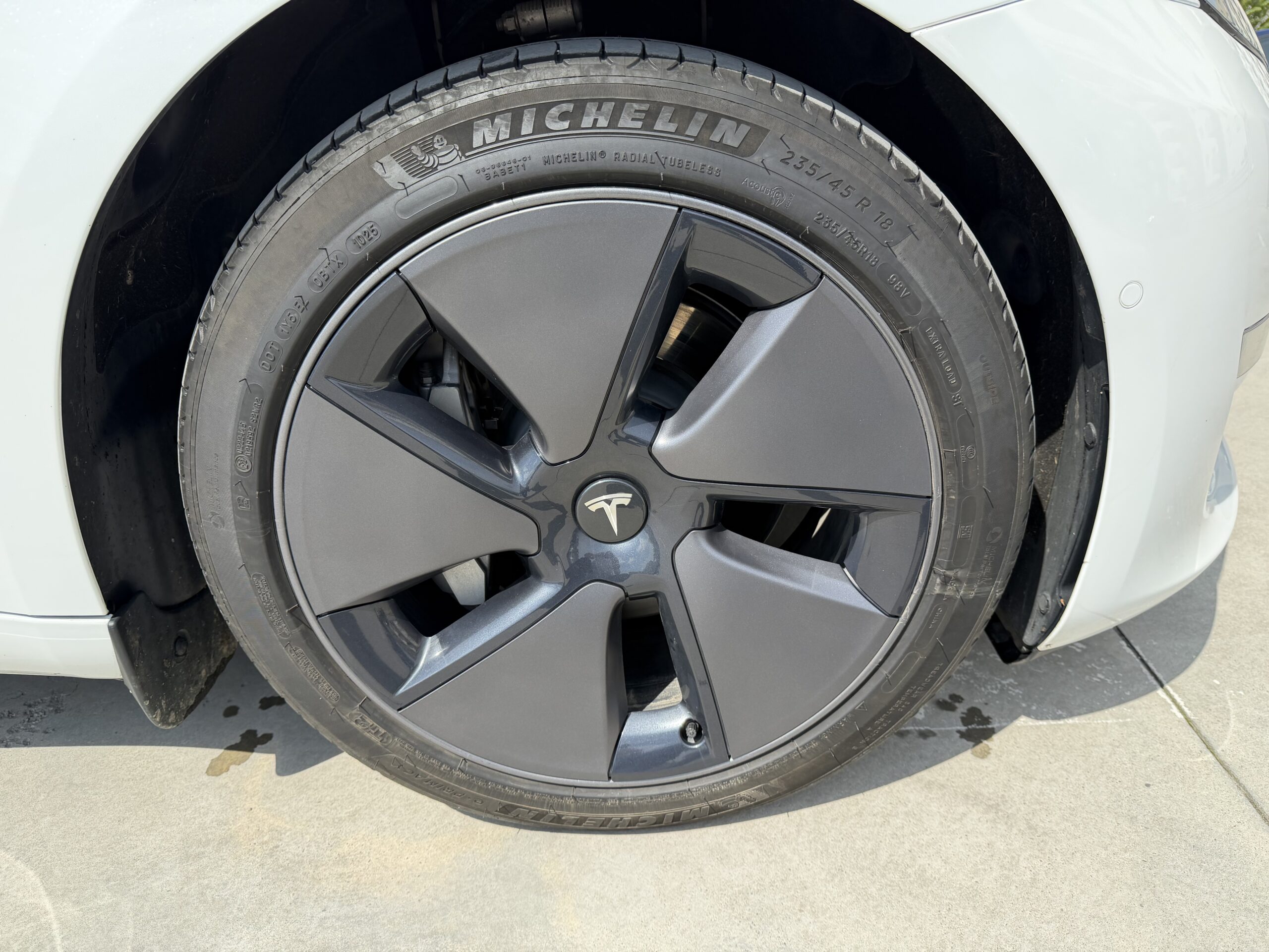 Tesla Model 3 DualMotor LongRange AWD - Image 30