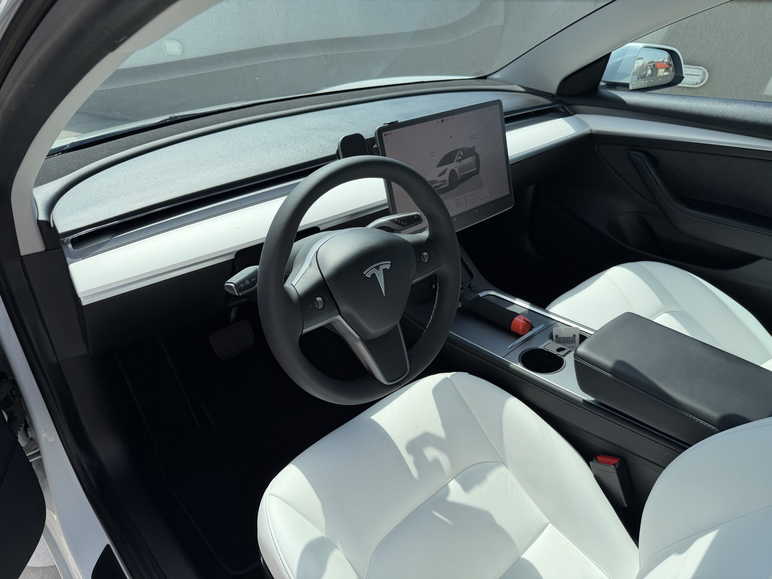 Tesla Model 3 DualMotor LongRange AWD - Image 9