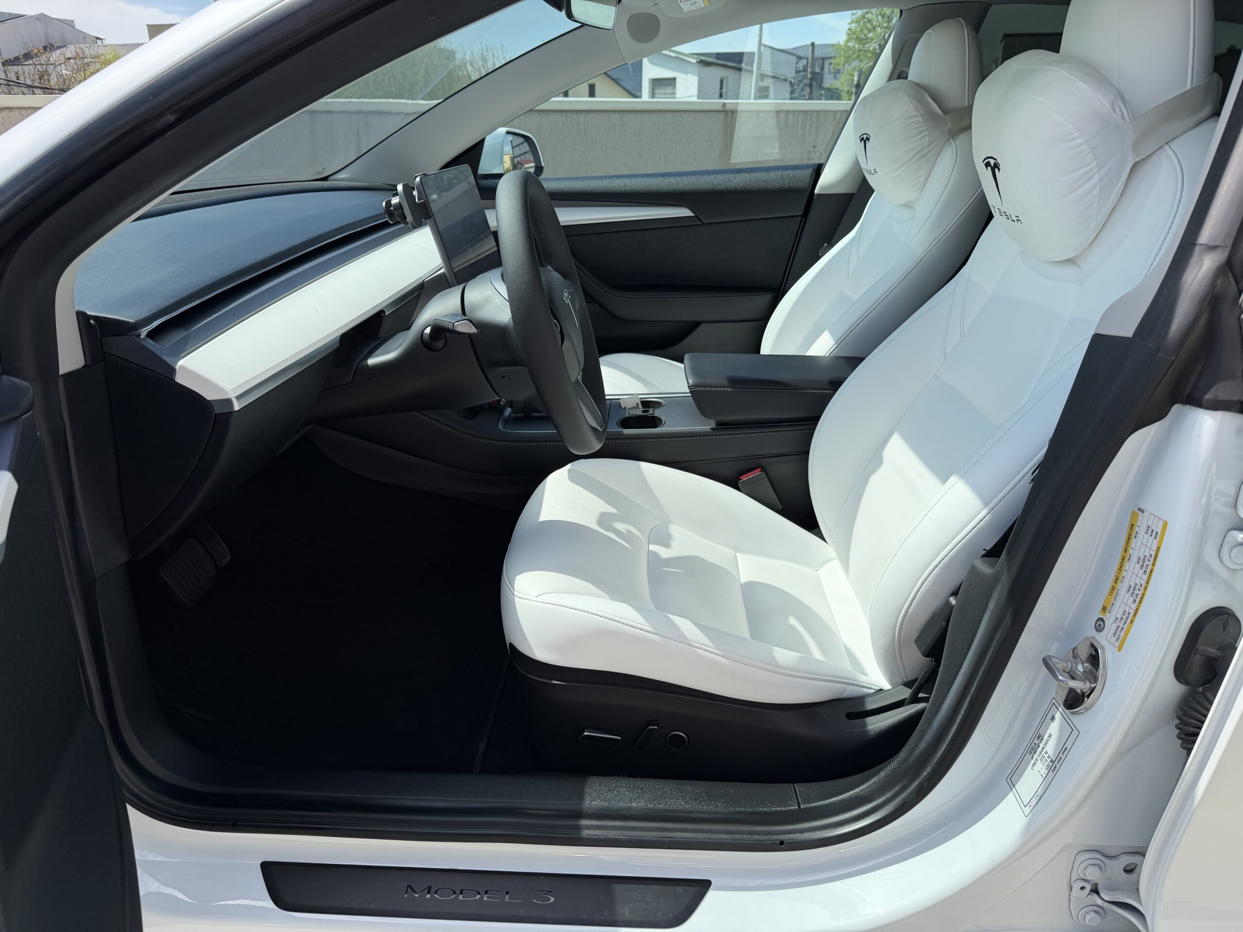 Tesla Model 3 DualMotor LongRange AWD - Image 10