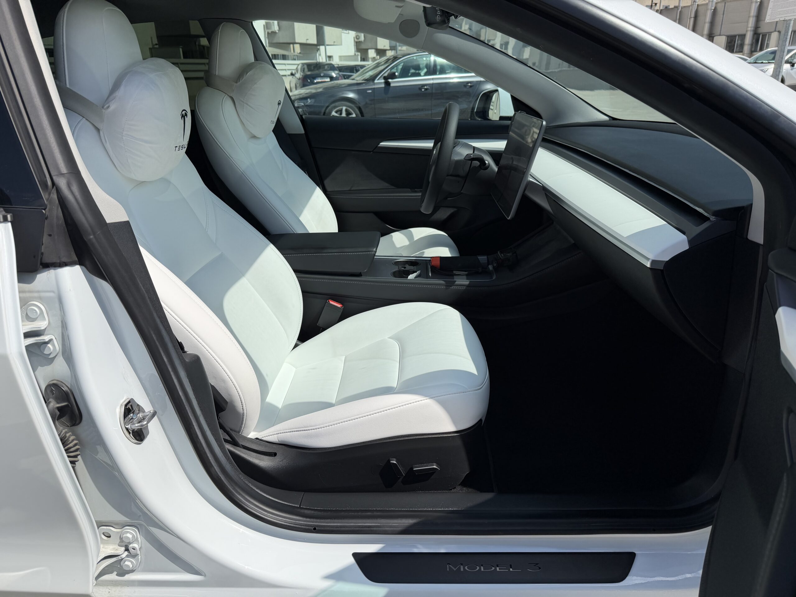 Tesla Model 3 DualMotor LongRange AWD - Image 15
