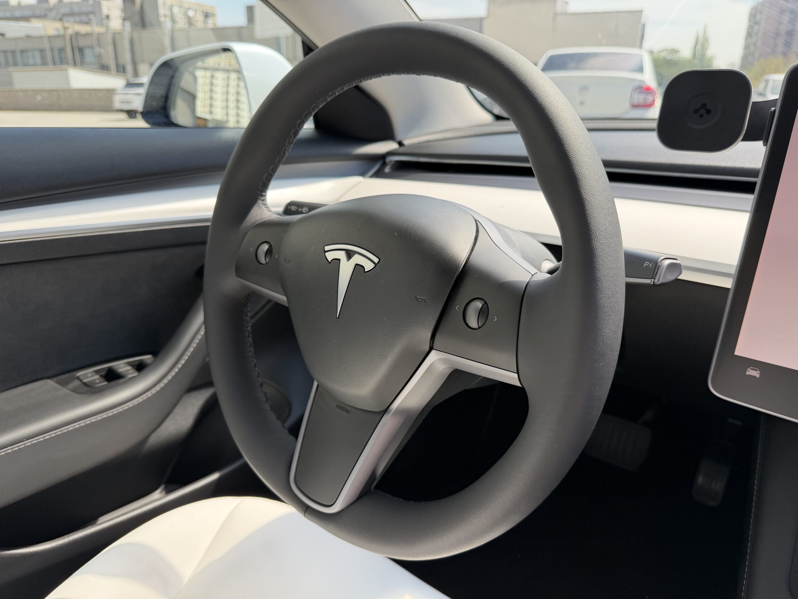 Tesla Model 3 DualMotor LongRange AWD - Image 18