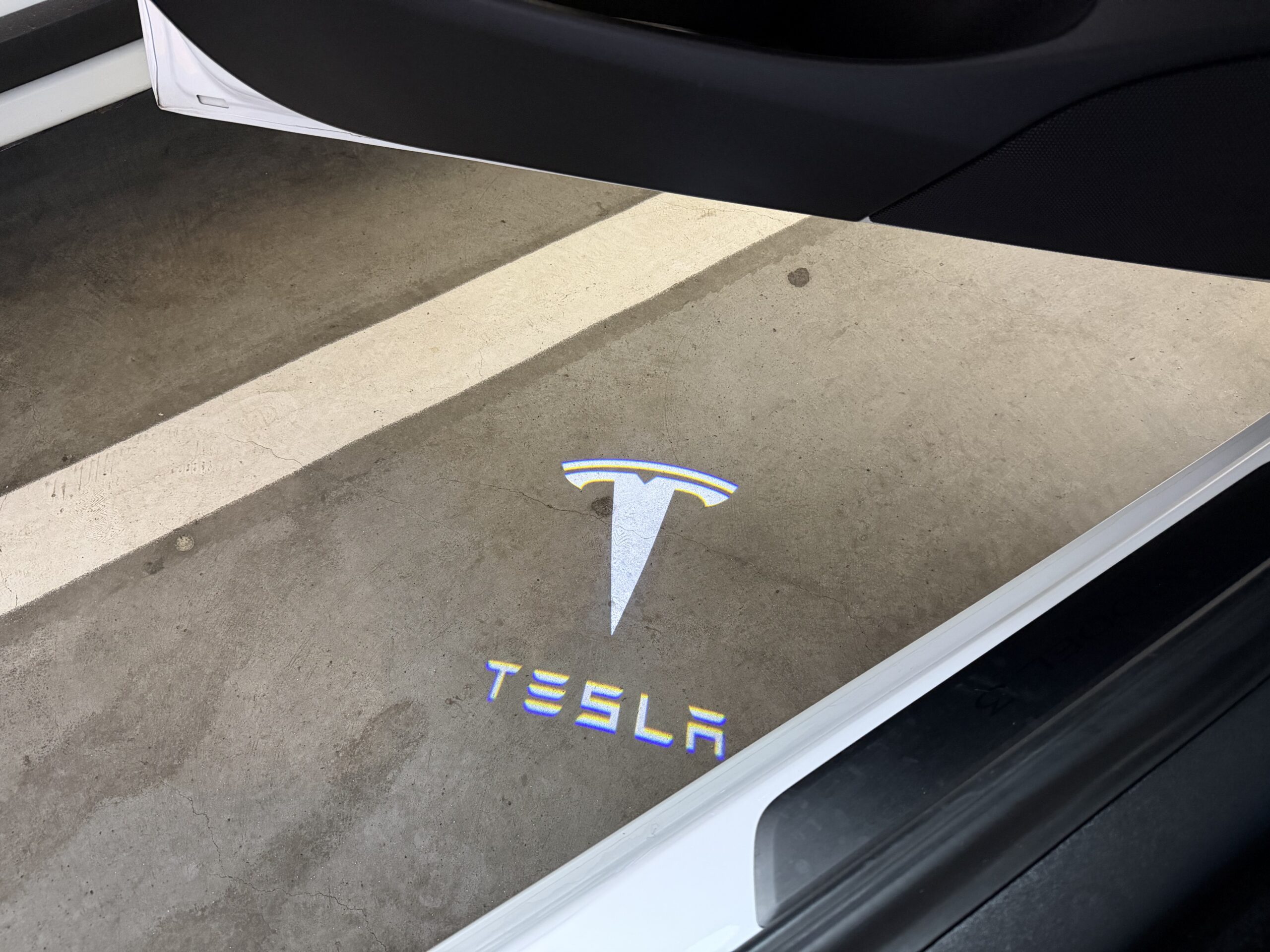 Tesla Model 3 DualMotor LongRange AWD - Image 27