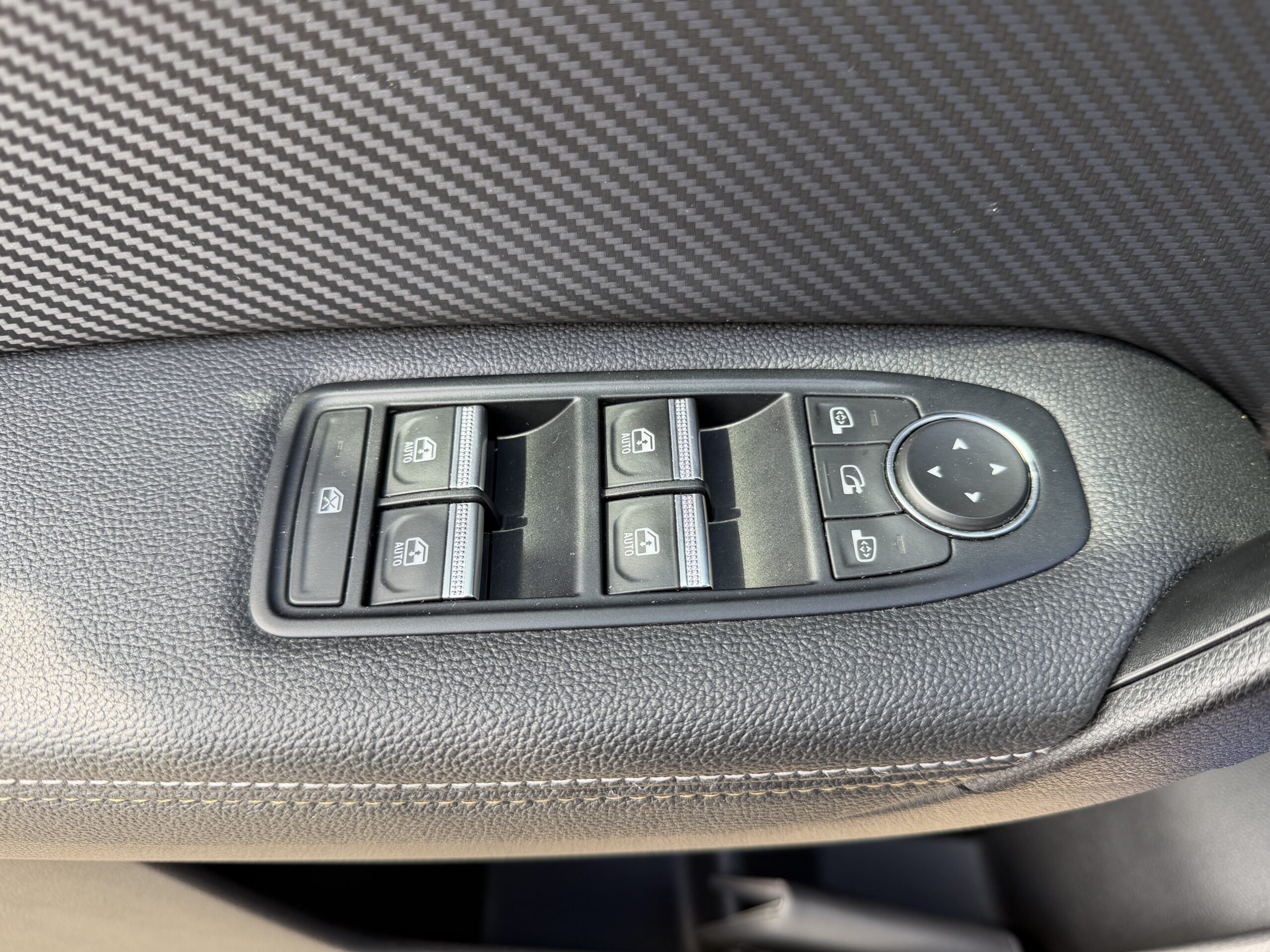 Renault Captur E-Tech Engineered - Image 34