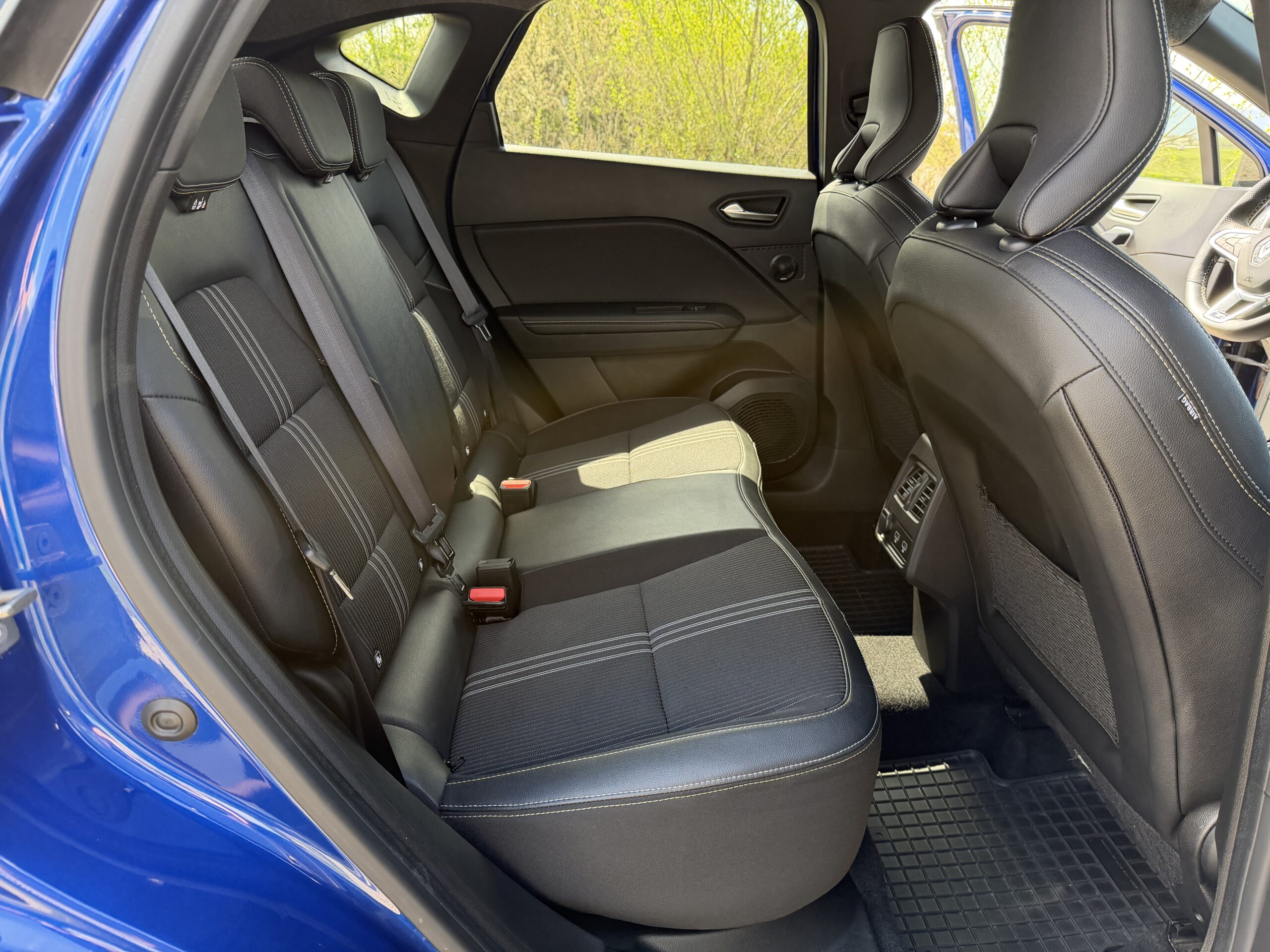 Renault Captur E-Tech Engineered - Image 15