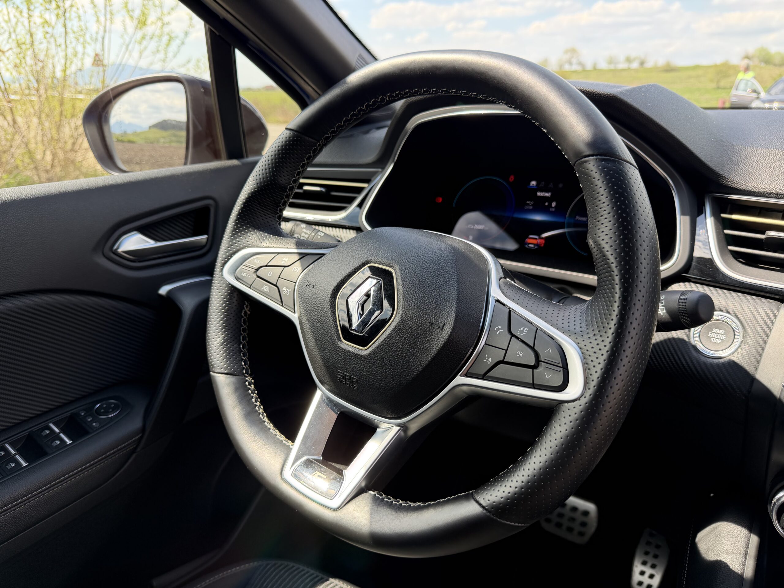 Renault Captur E-Tech Engineered - Image 22