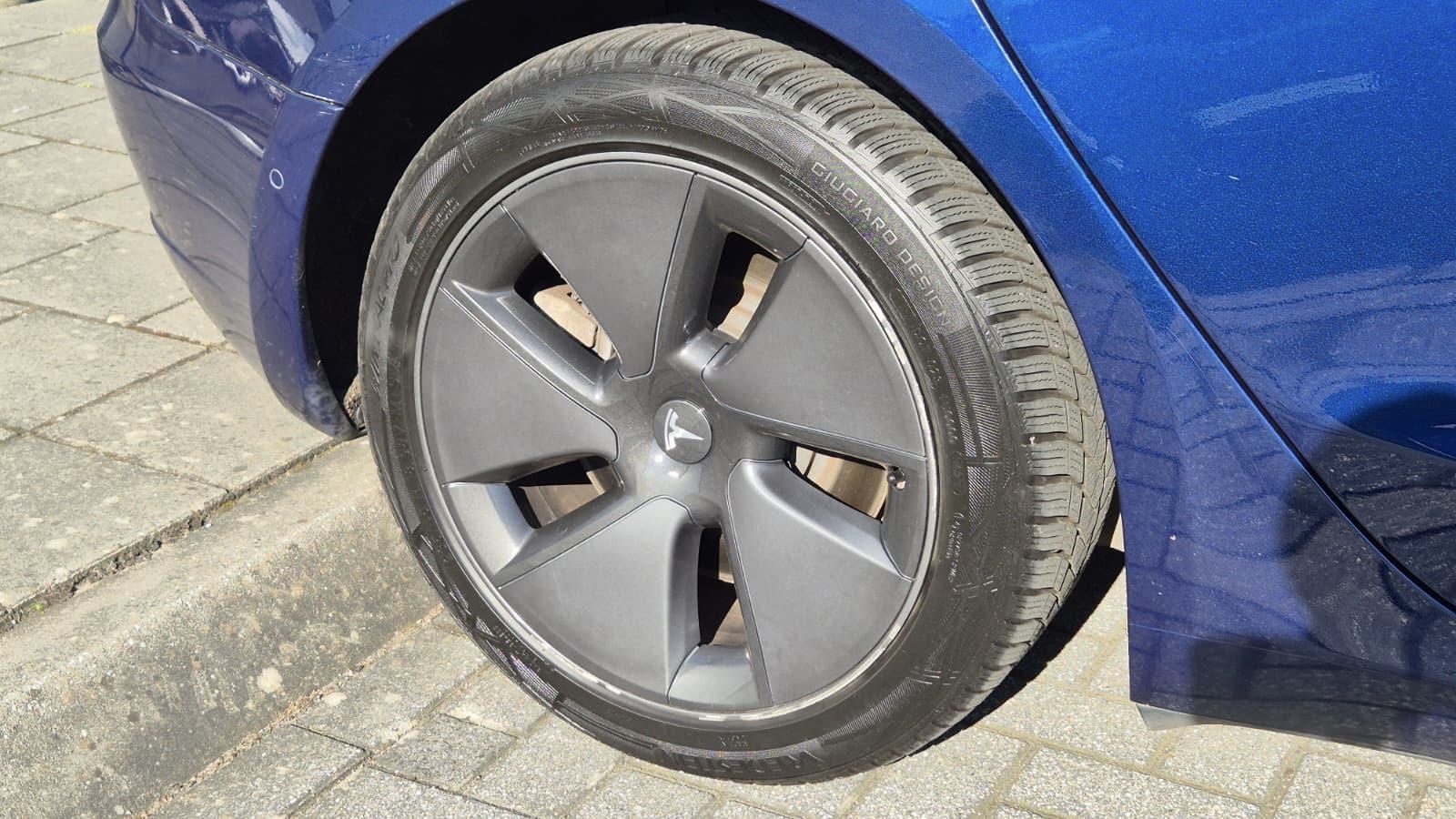 Tesla Model 3 DualMotor LongRange AWD - Image 12