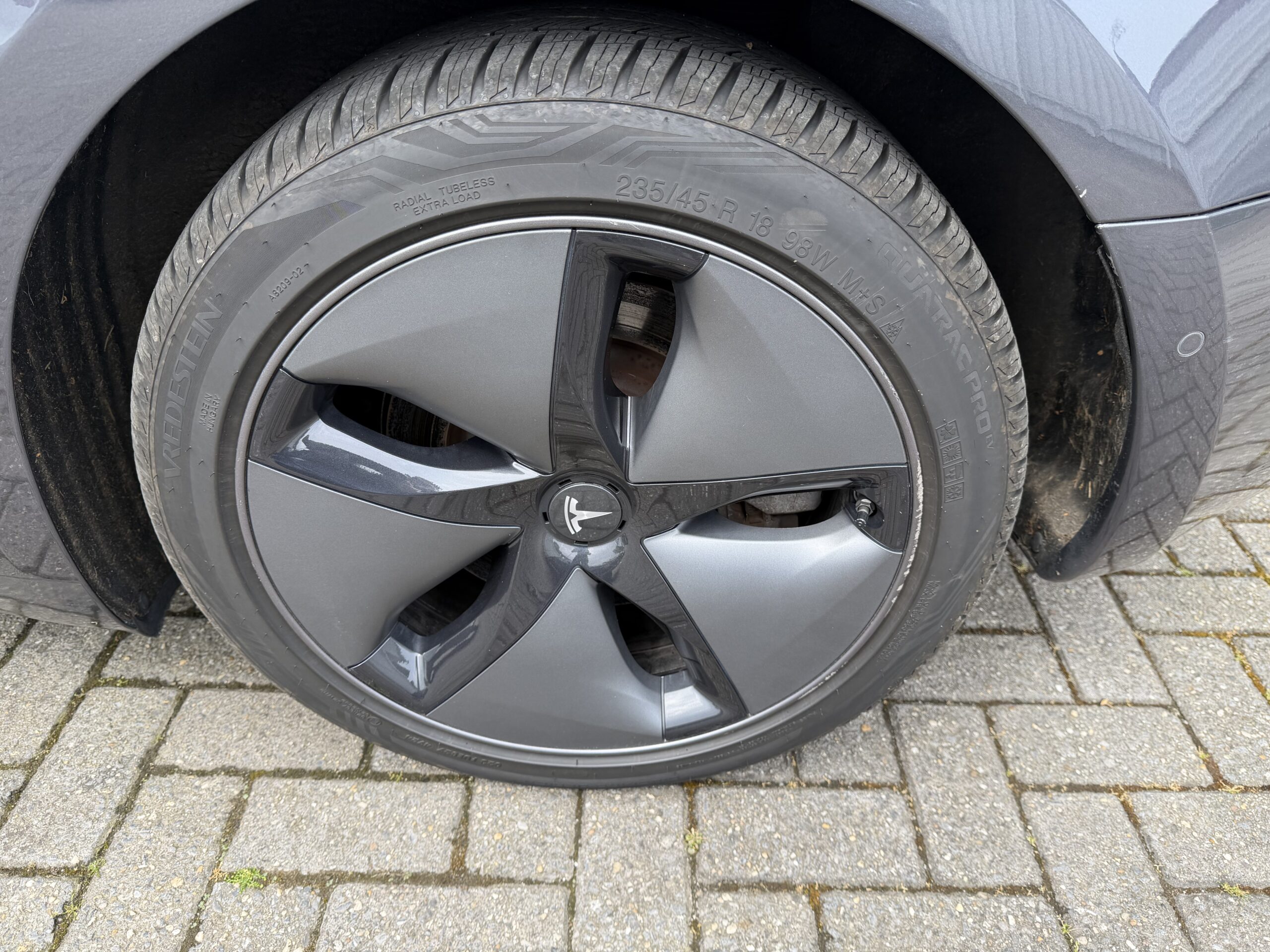 Tesla Model 3 DualMotor LongRange AWD - Image 20
