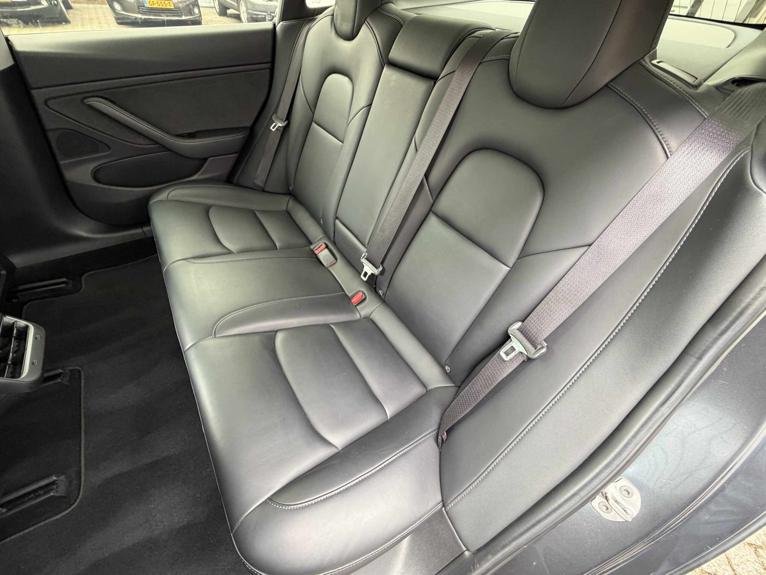 Tesla Model 3 DualMotor LongRange AWD - Image 10