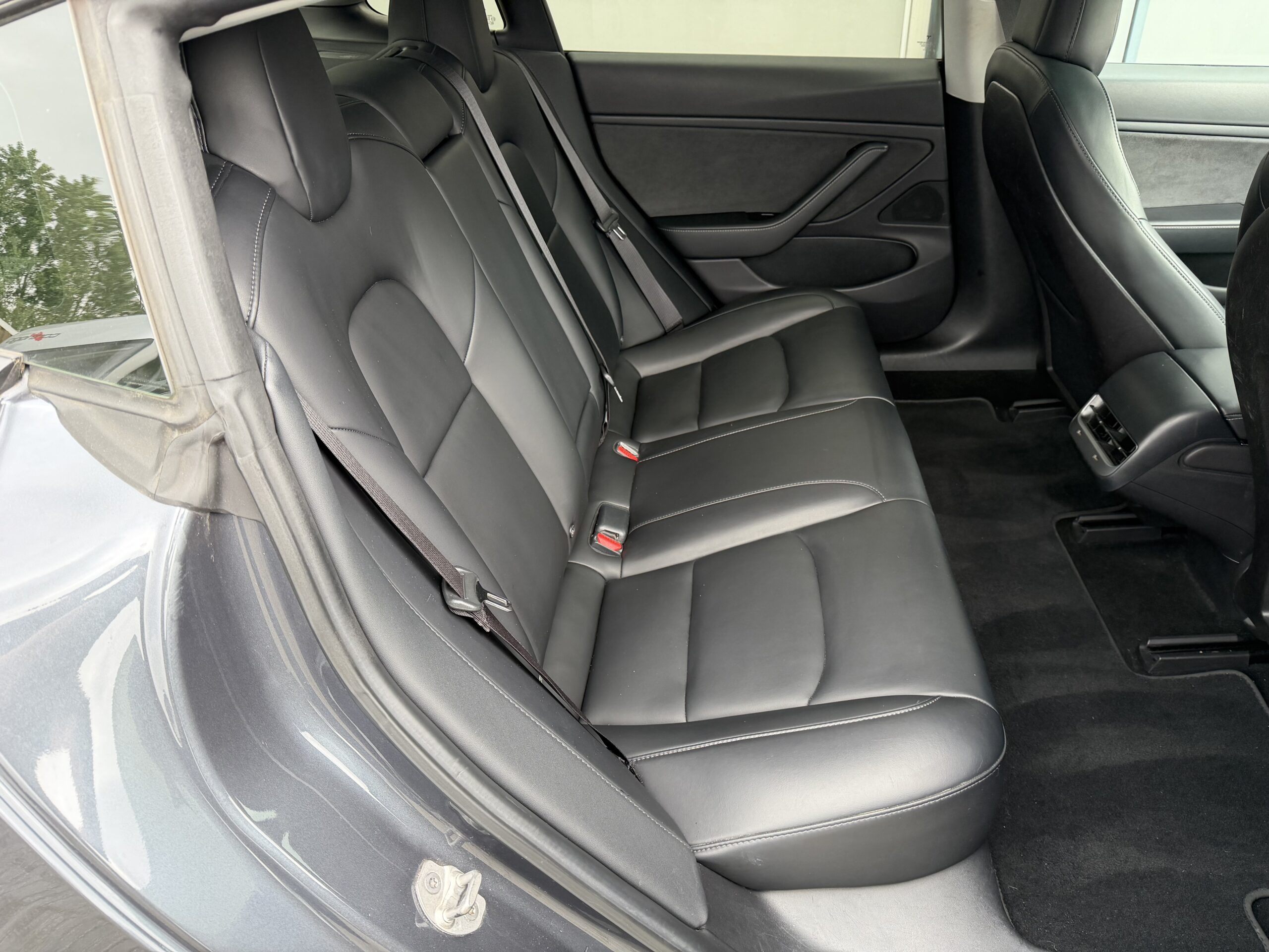 Tesla Model 3 DualMotor LongRange AWD - Image 11