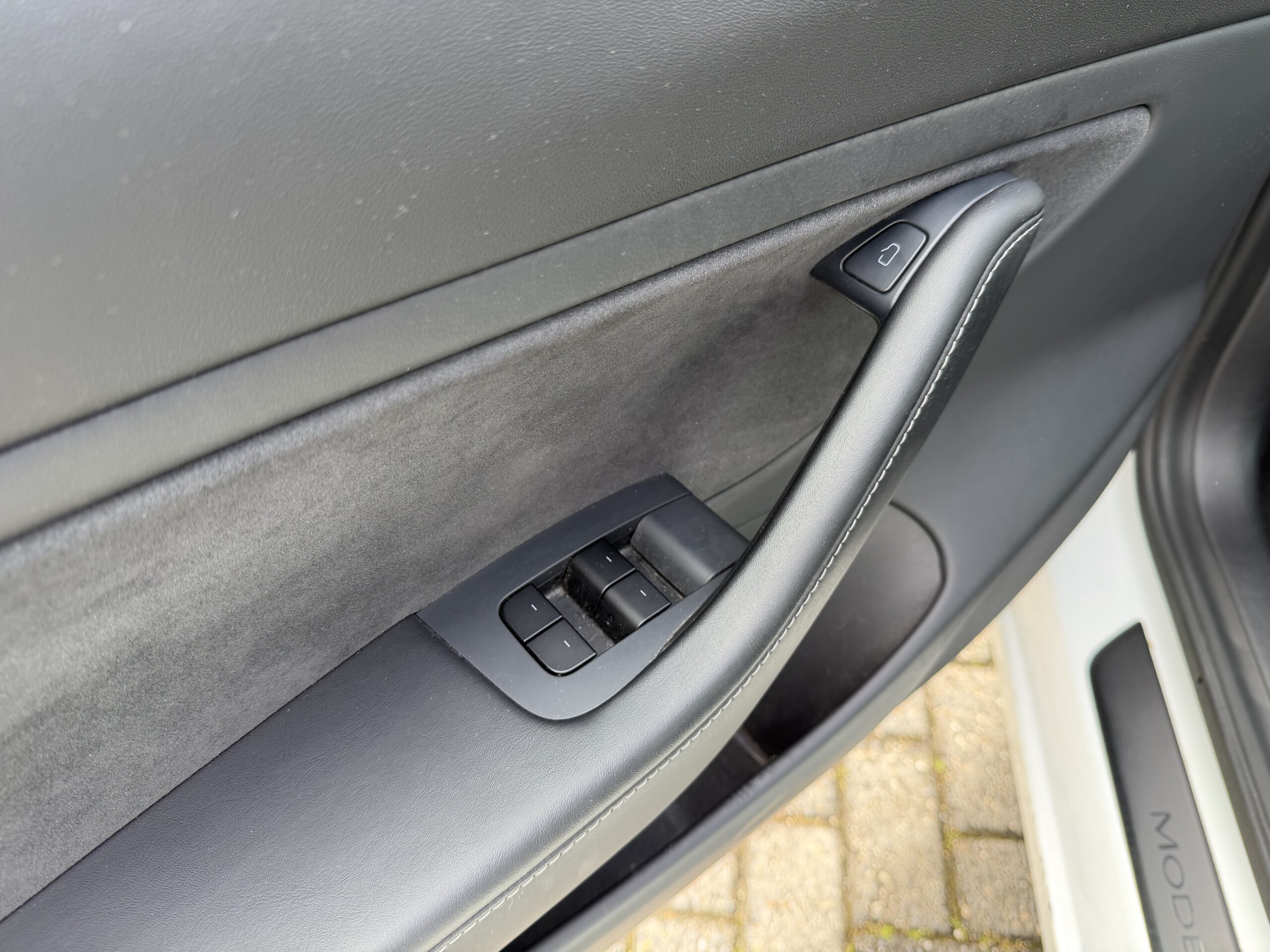Tesla Model 3 DualMotor LongRange AWD - Image 8