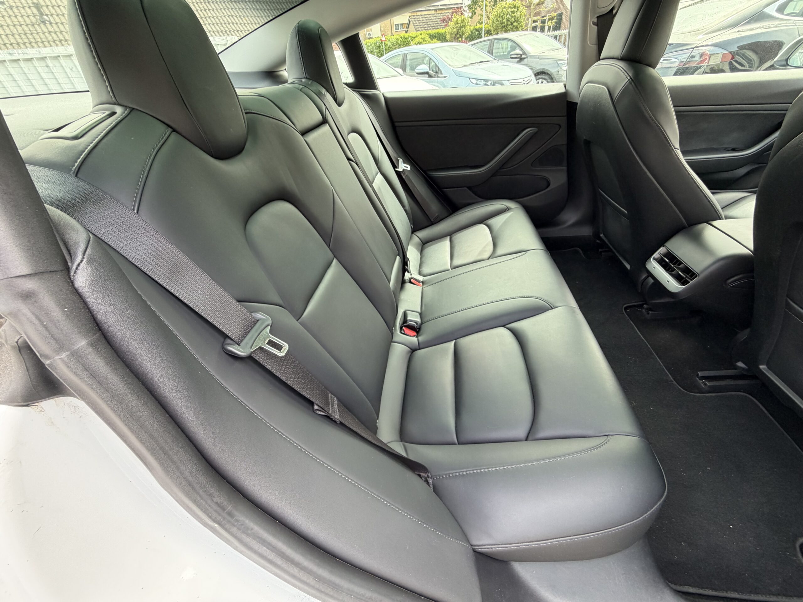 Tesla Model 3 DualMotor LongRange AWD - Image 11