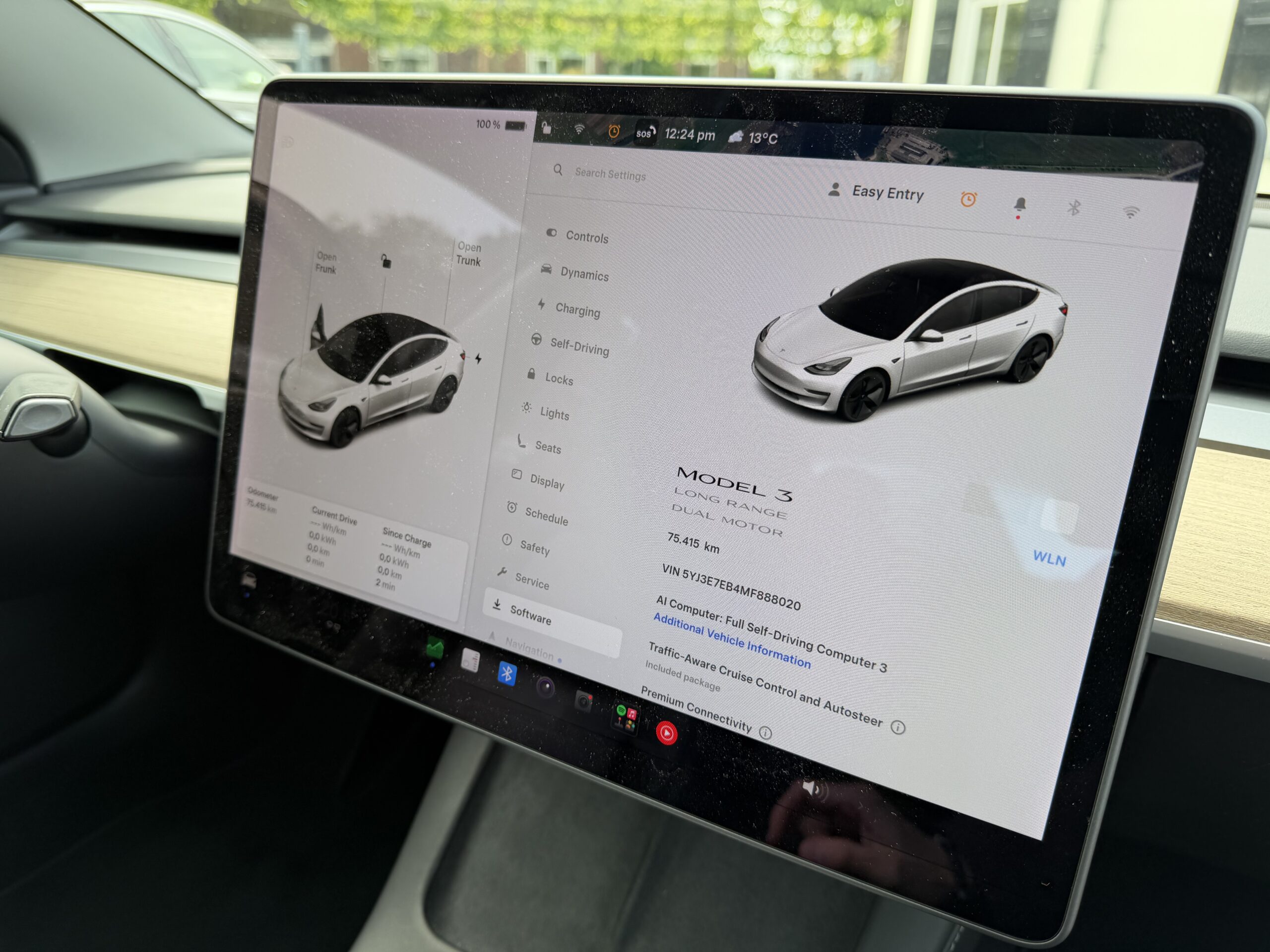 Tesla Model 3 DualMotor LongRange AWD - Image 17
