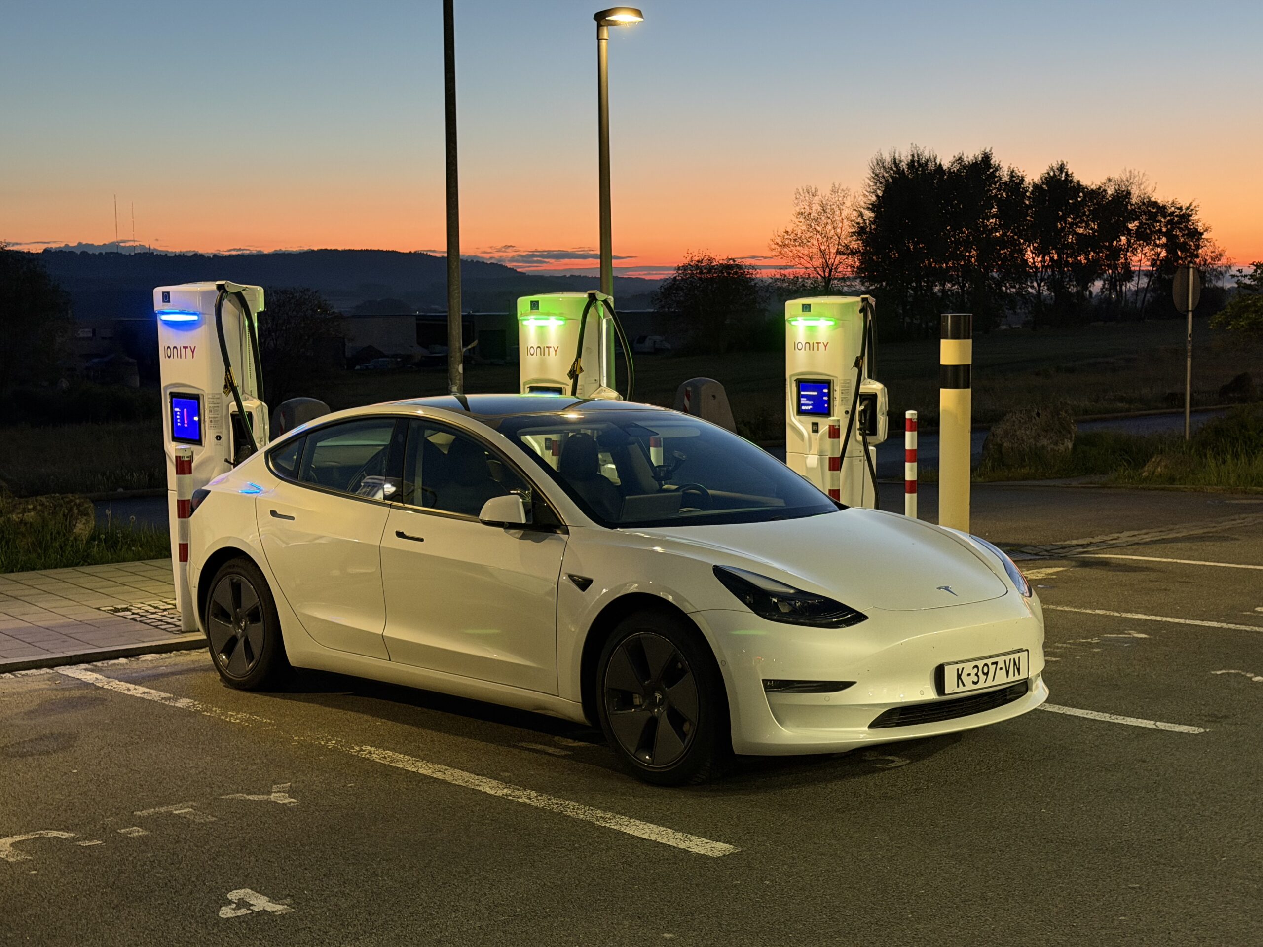 Tesla Model 3 DualMotor LongRange AWD - Image 19
