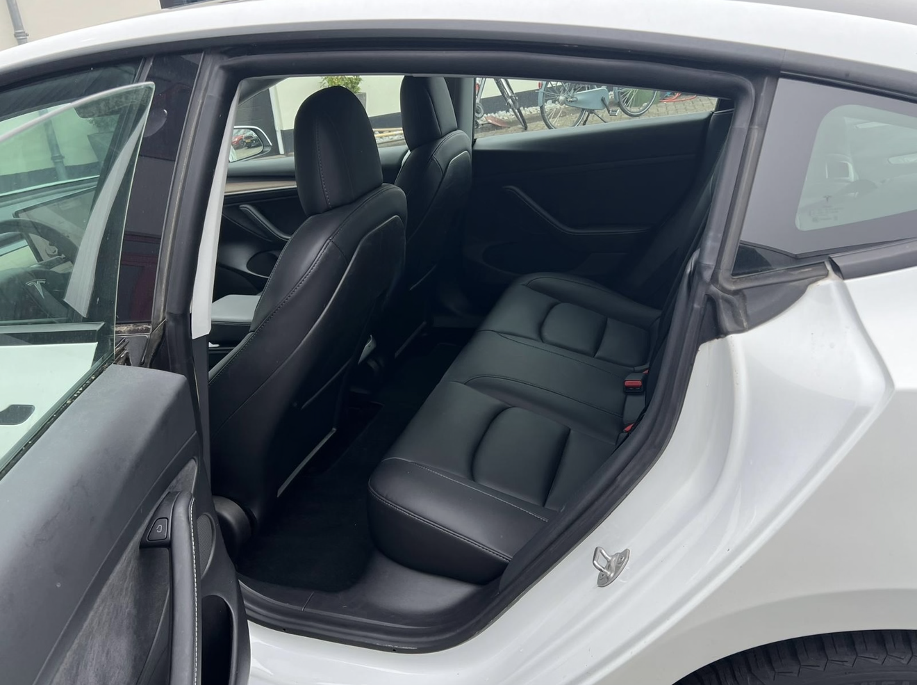Tesla Model 3 DualMotor LongRange AWD *Enchanced Autopilot - Image 9