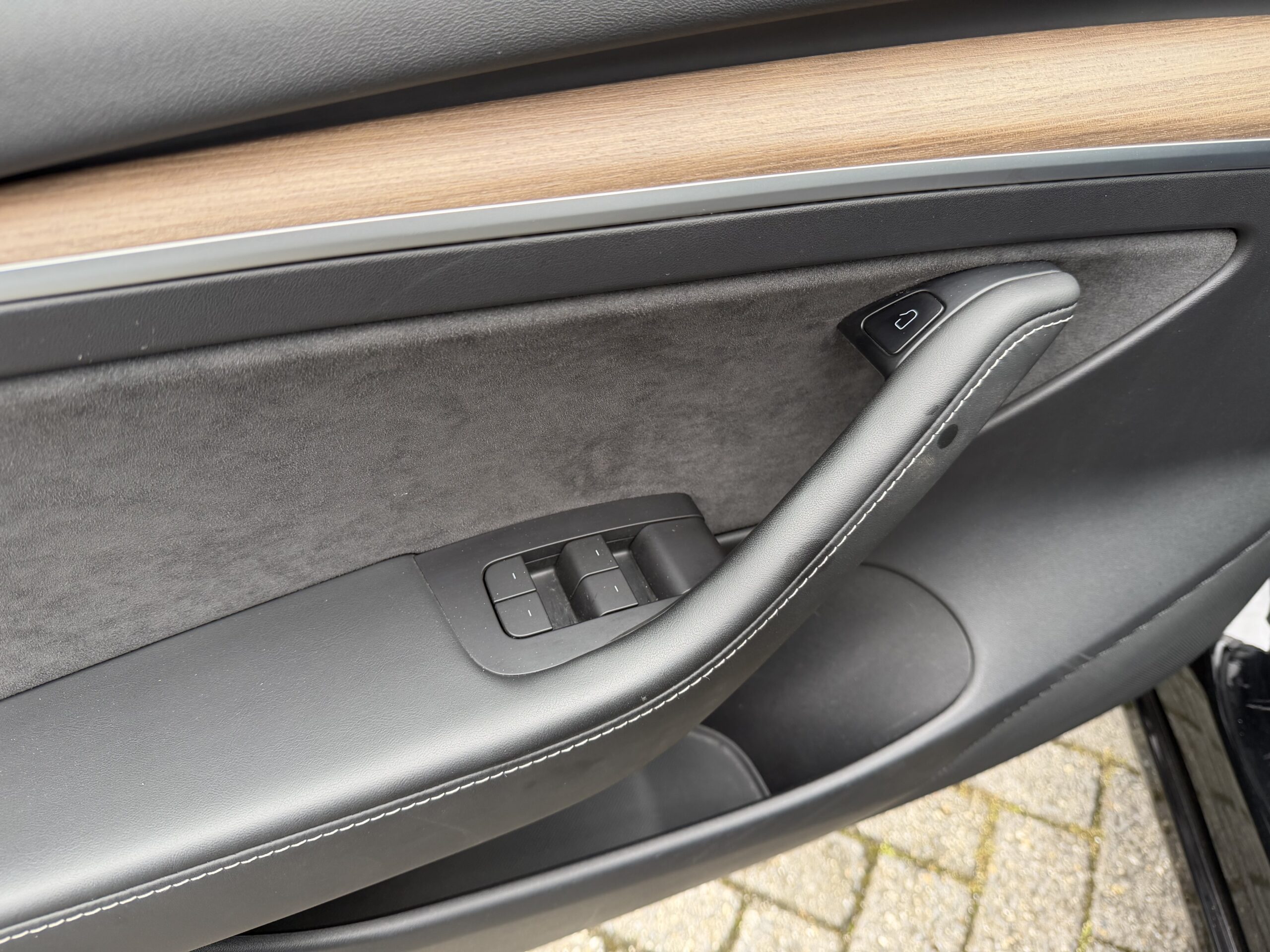 Tesla Model 3 DualMotor LongRange AWD - Image 17