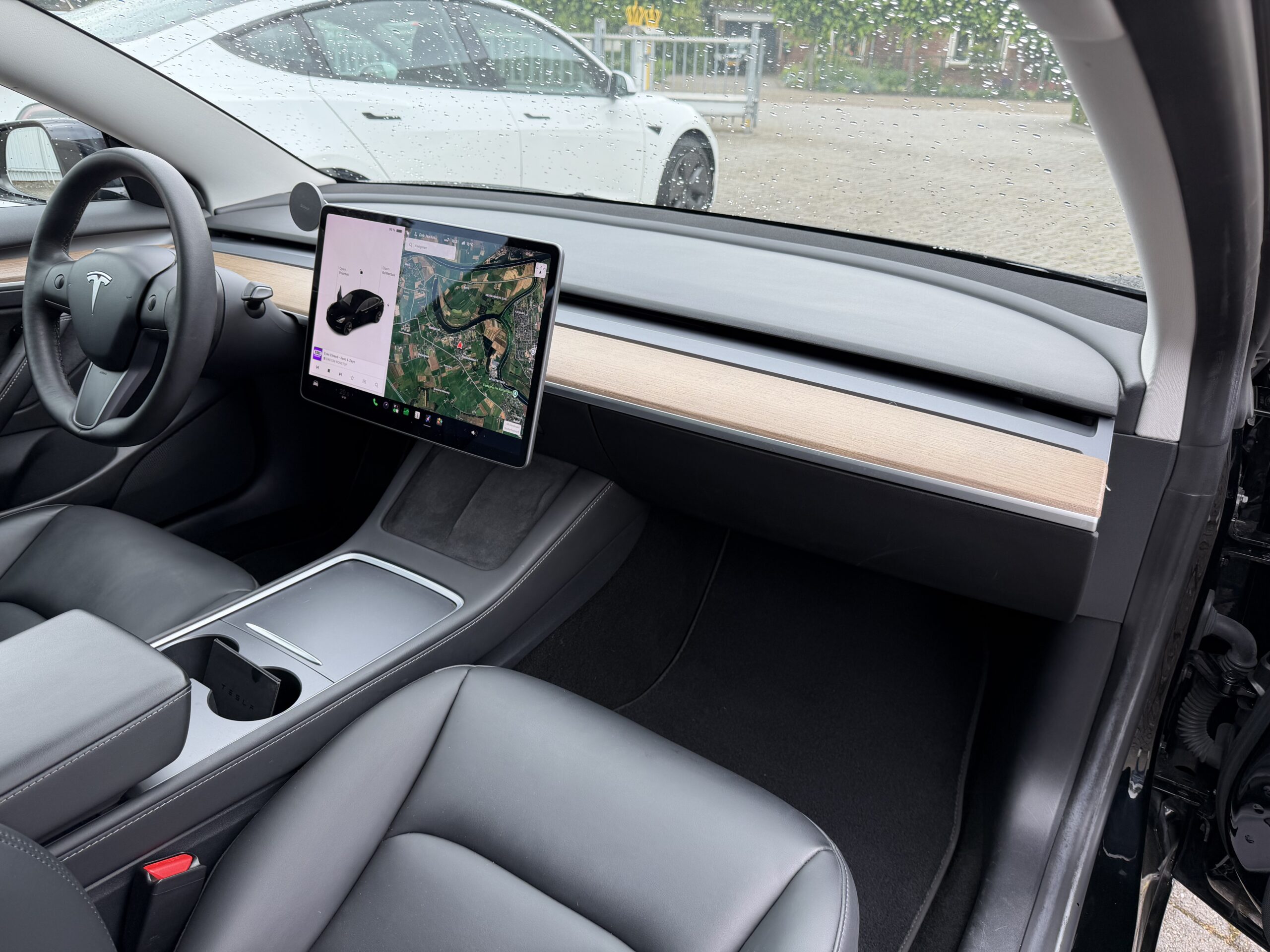 Tesla Model 3 DualMotor LongRange AWD - Image 8