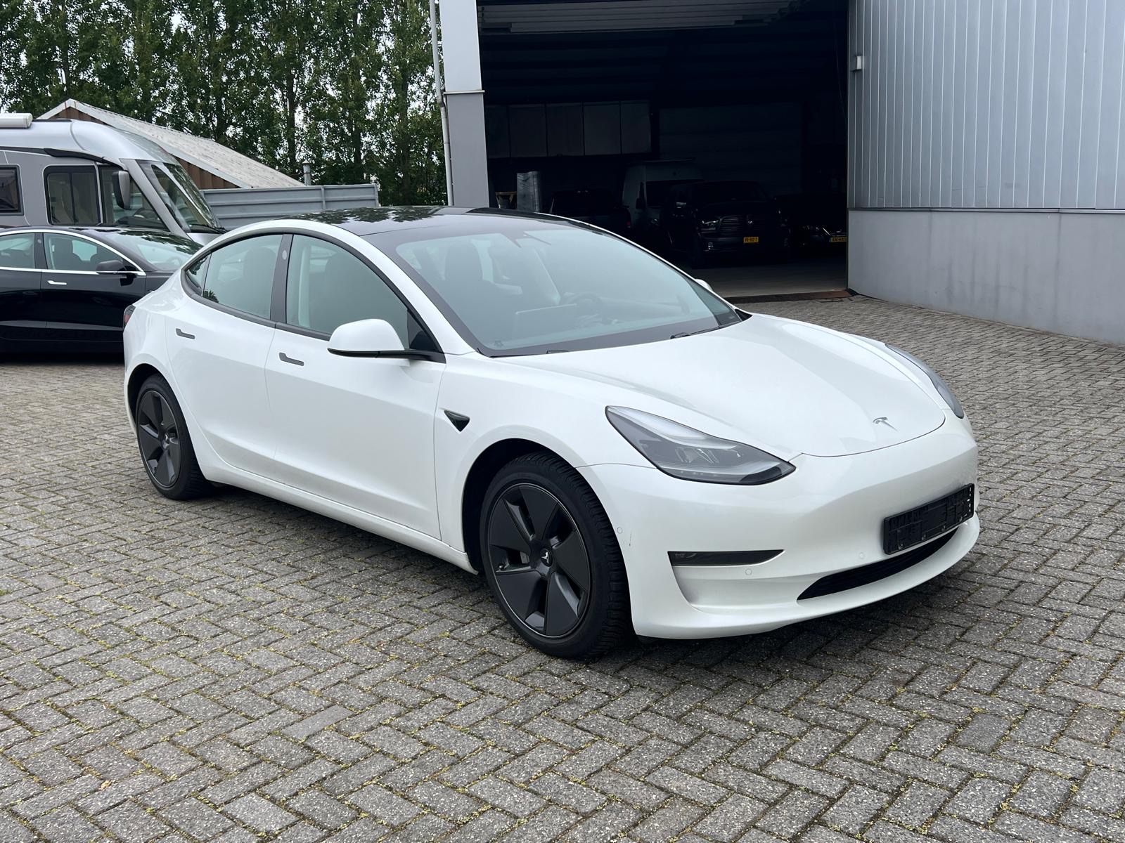 Tesla Model 3 DualMotor LongRange AWD *Enchanced Autopilot