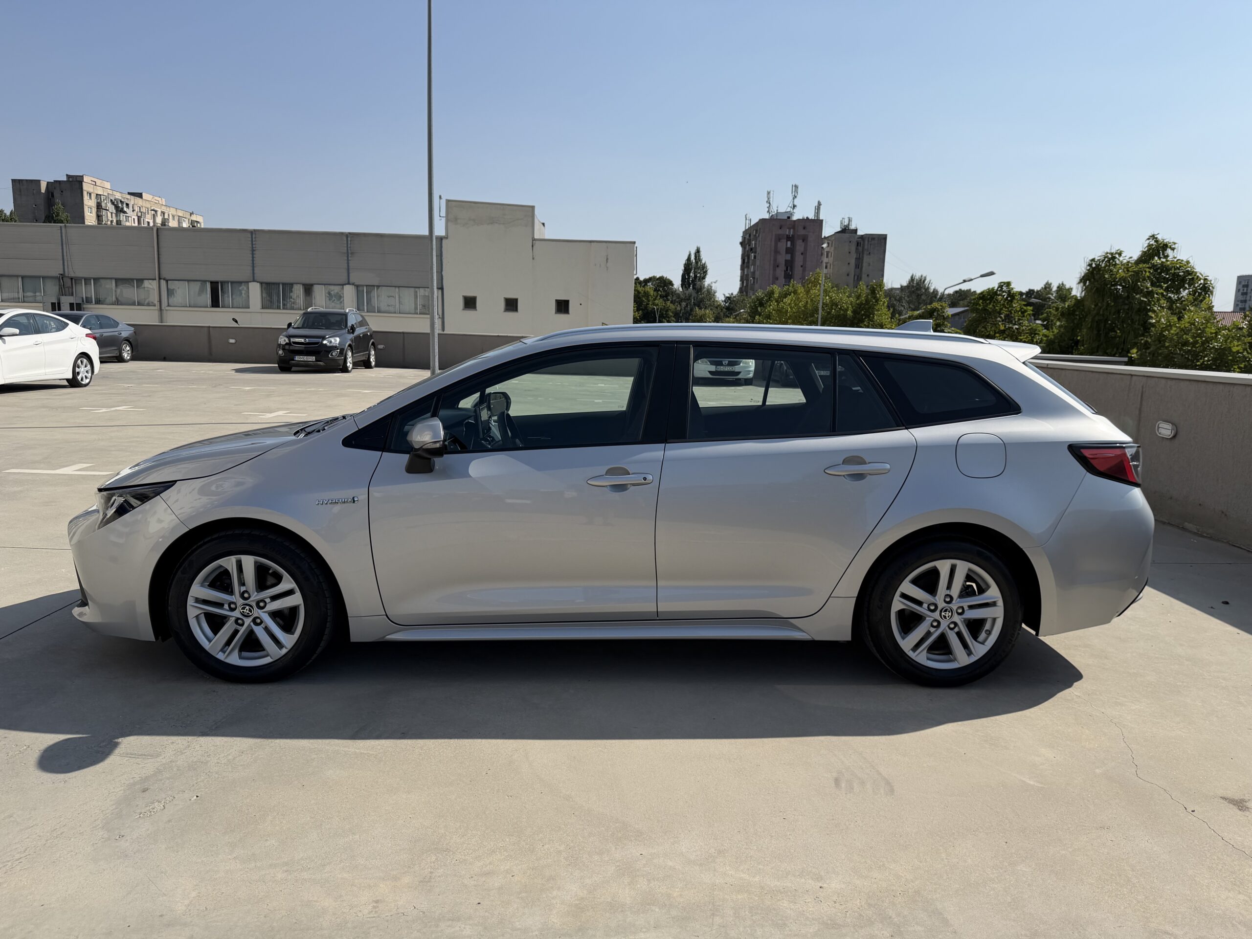 Toyota Corolla TouringSports 1.8 Hybrid - Image 10