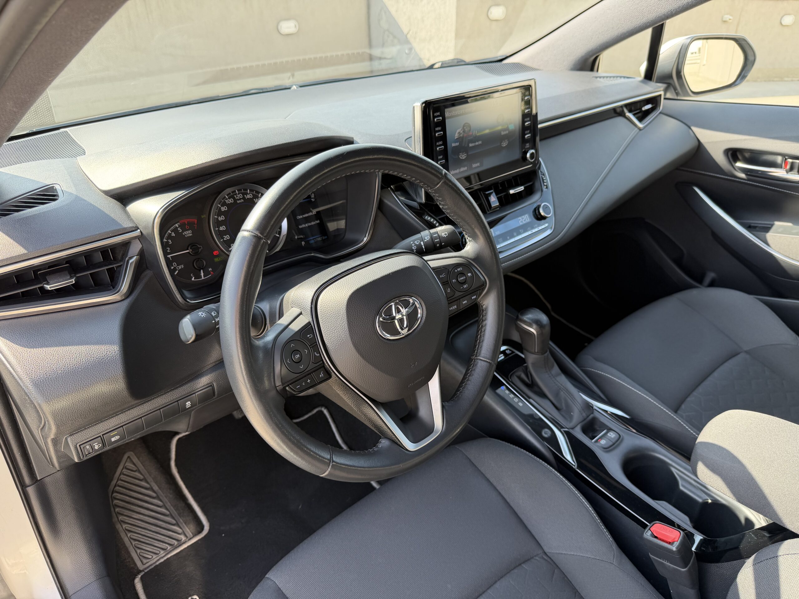 Toyota Corolla TouringSports 1.8 Hybrid - Image 11