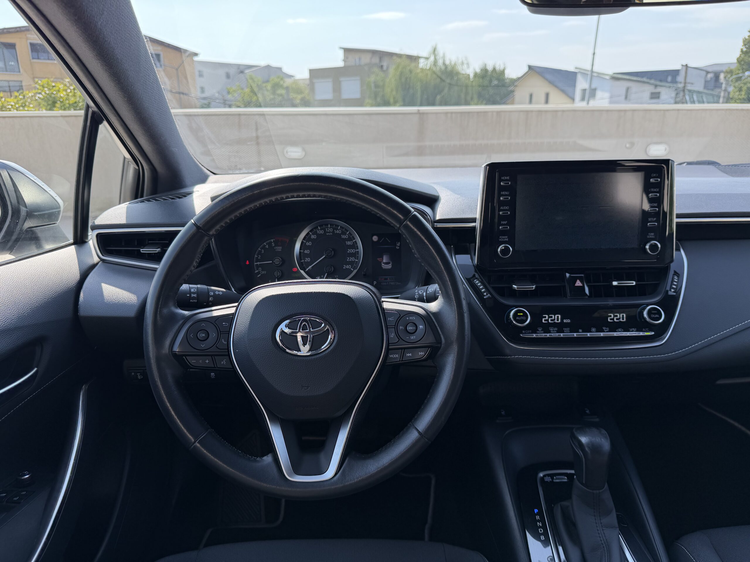 Toyota Corolla TouringSports 1.8 Hybrid - Image 16