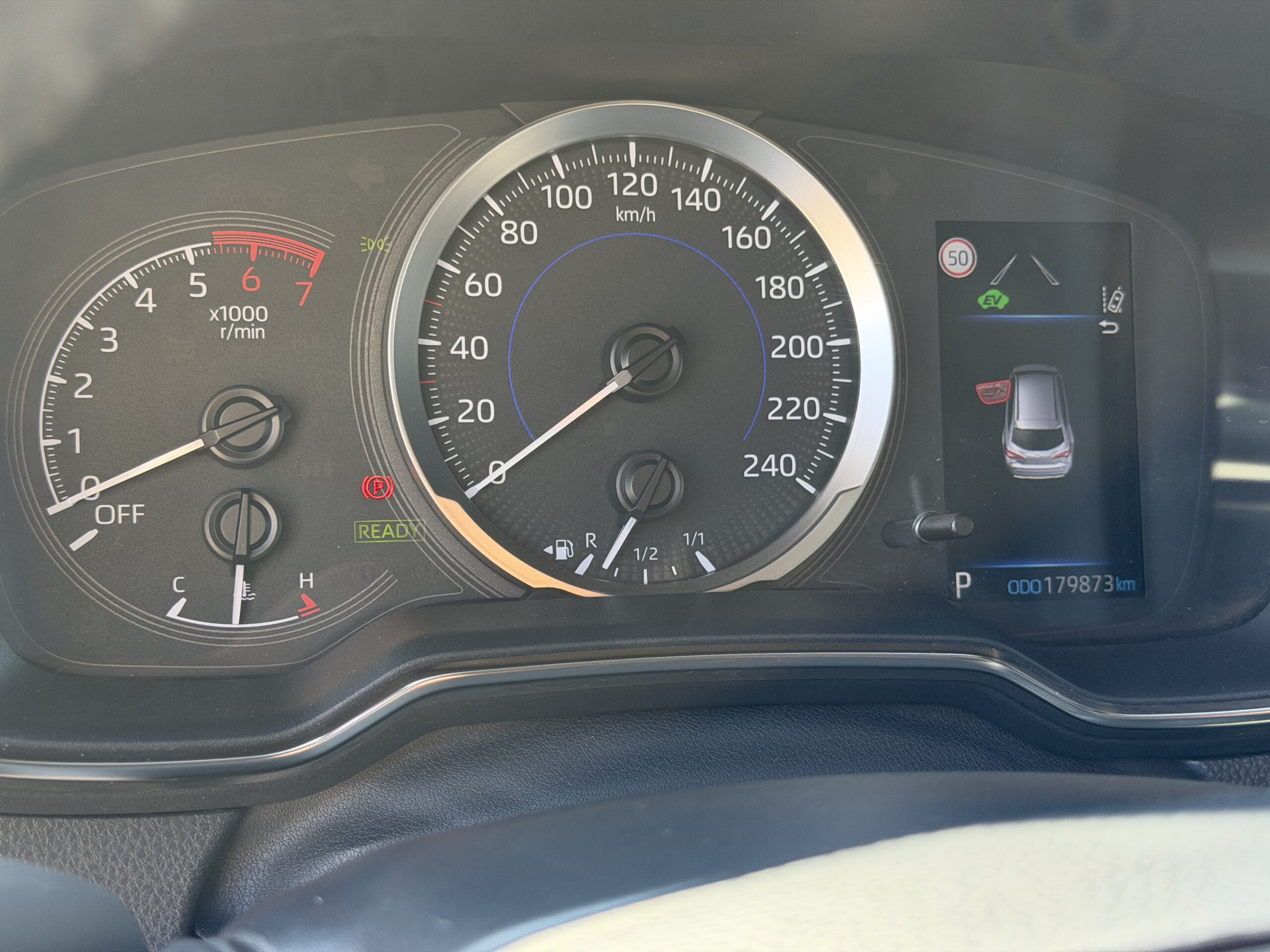 Toyota Corolla TouringSports 1.8 Hybrid - Image 25