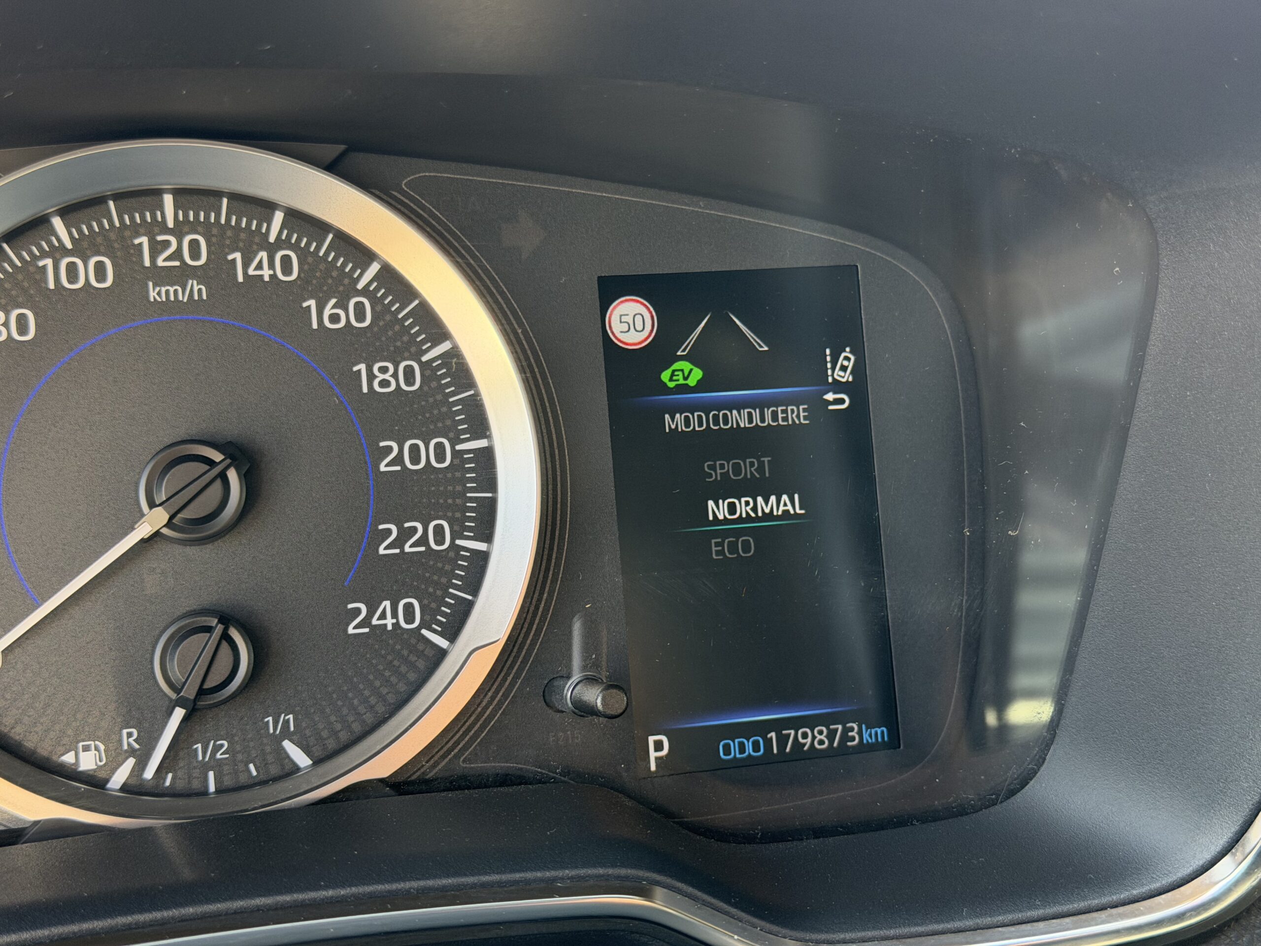 Toyota Corolla TouringSports 1.8 Hybrid - Image 29