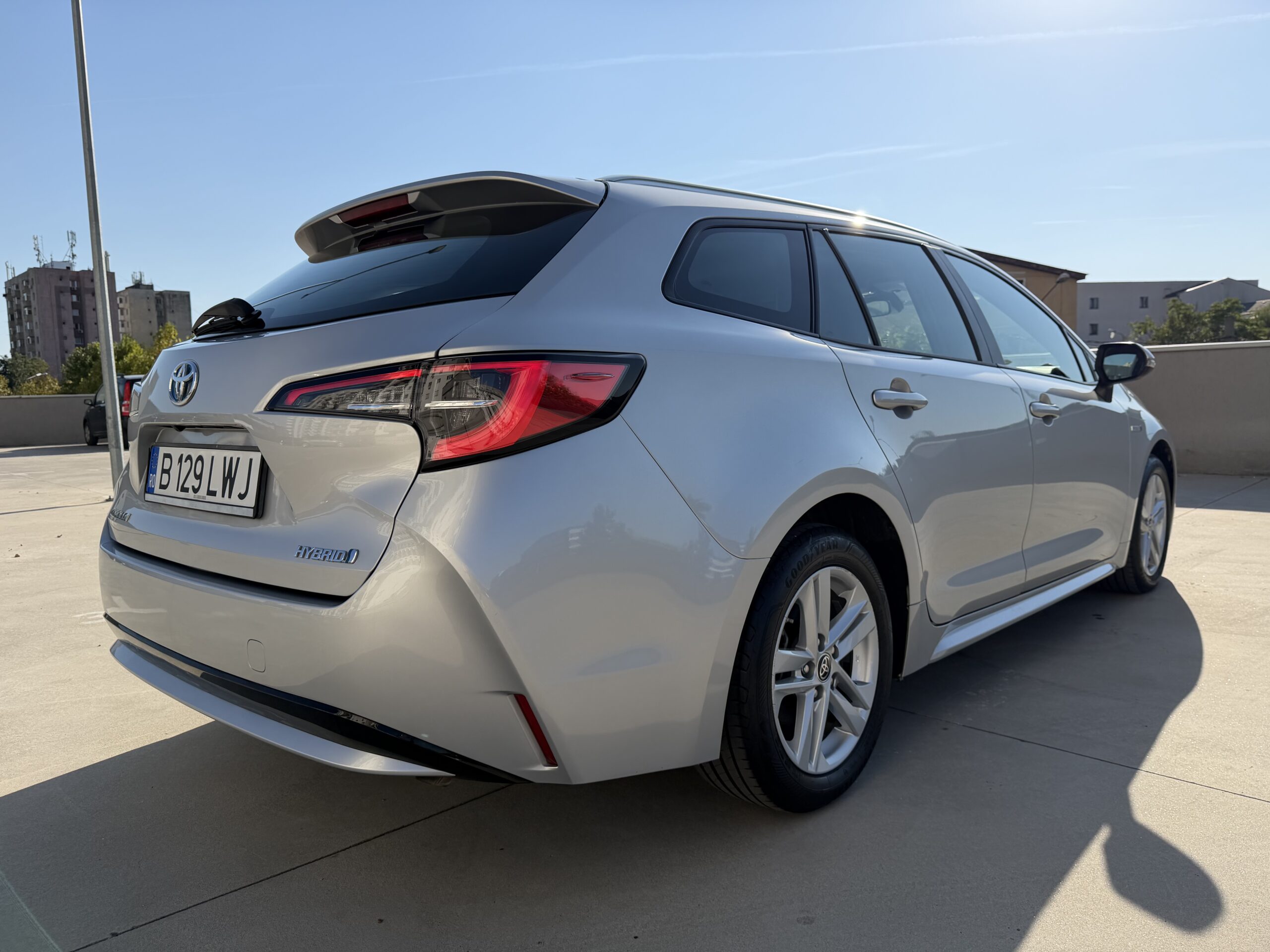 Toyota Corolla TouringSports 1.8 Hybrid - Image 4