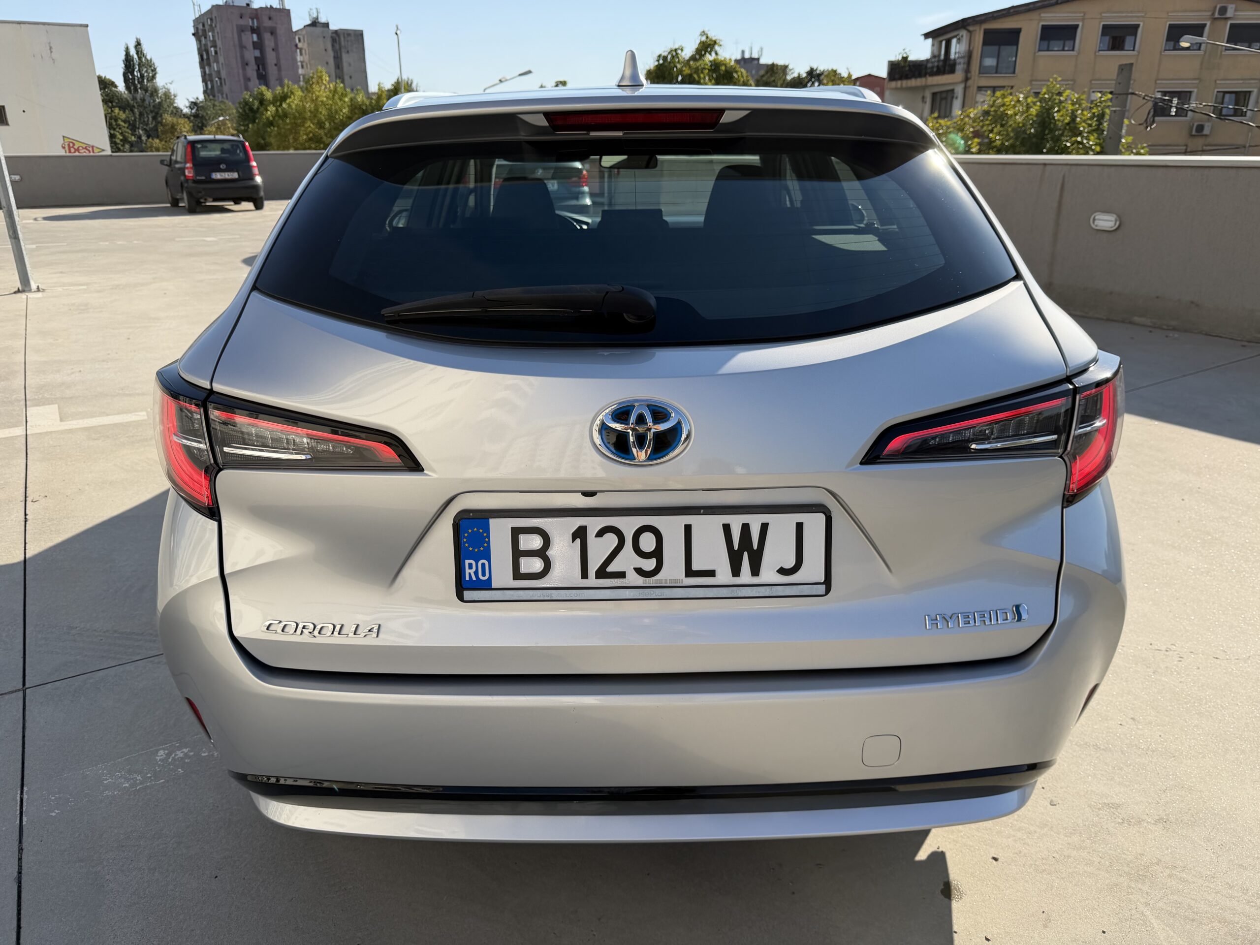 Toyota Corolla TouringSports 1.8 Hybrid - Image 5