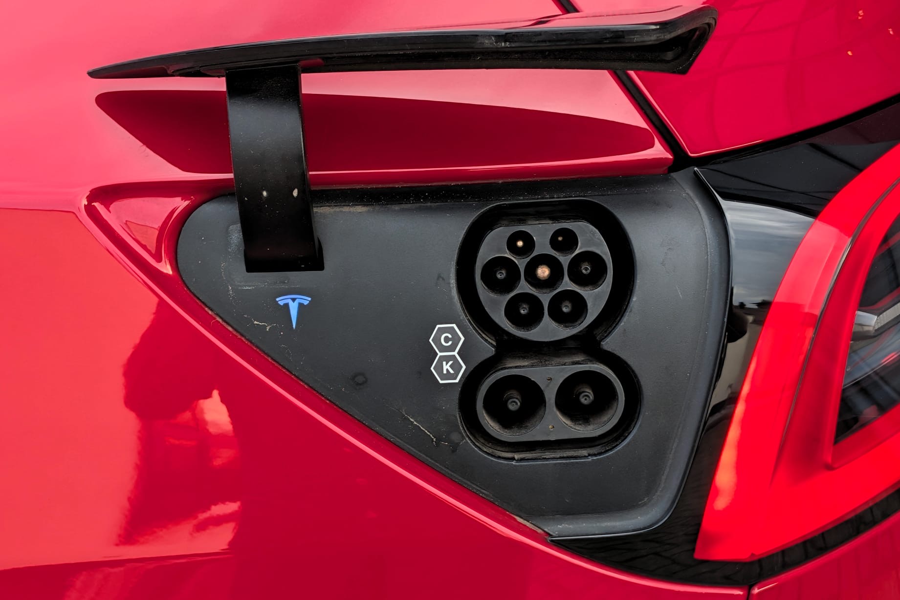 Tesla Model Y DualMotor LongRange AWD - Image 25